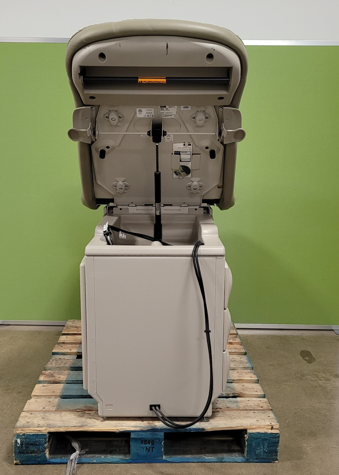 Midmark 604 Exam Table