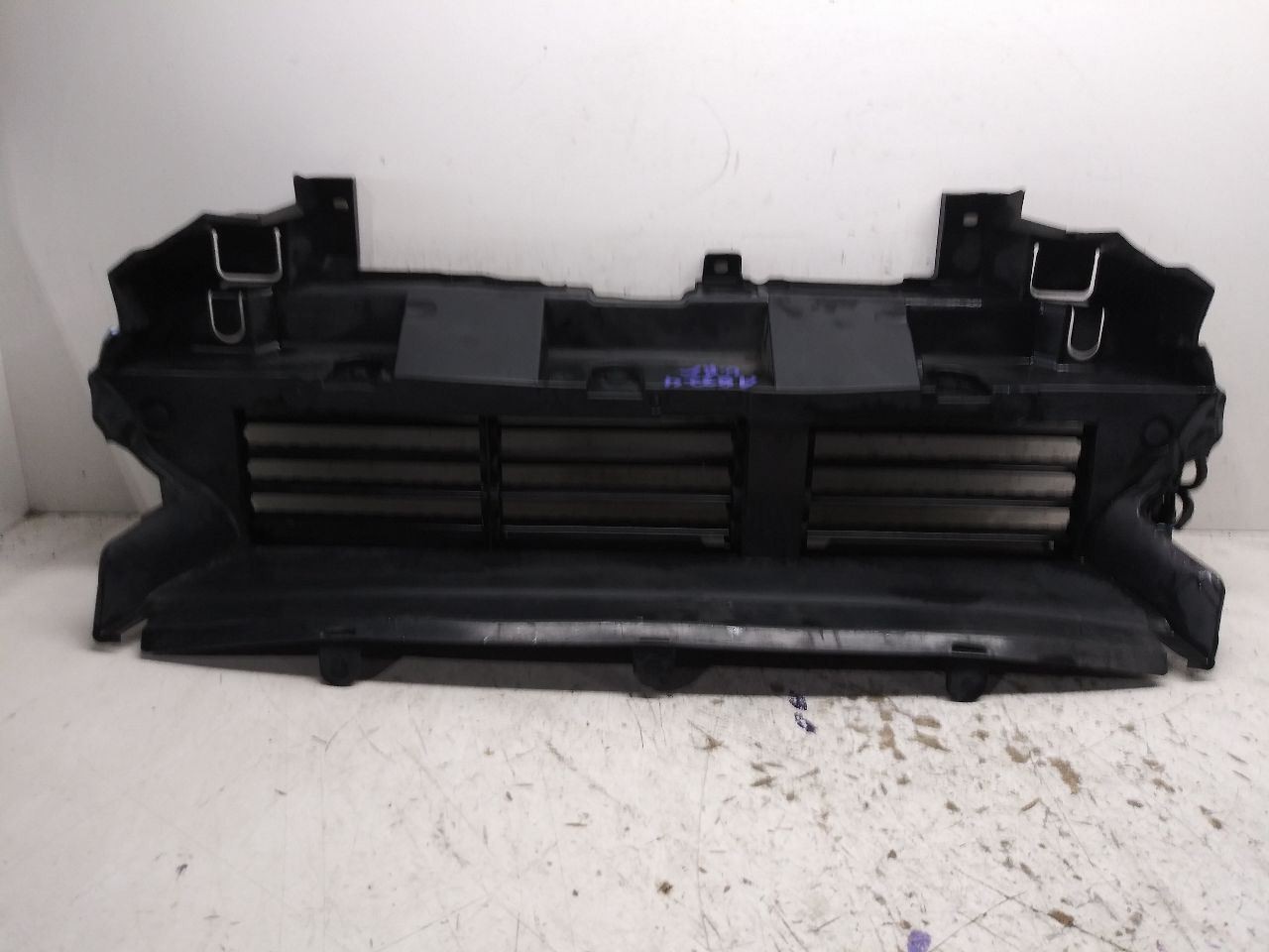 2019 Honda CR-V OEM air shutter assembly fits 2019 CR-V