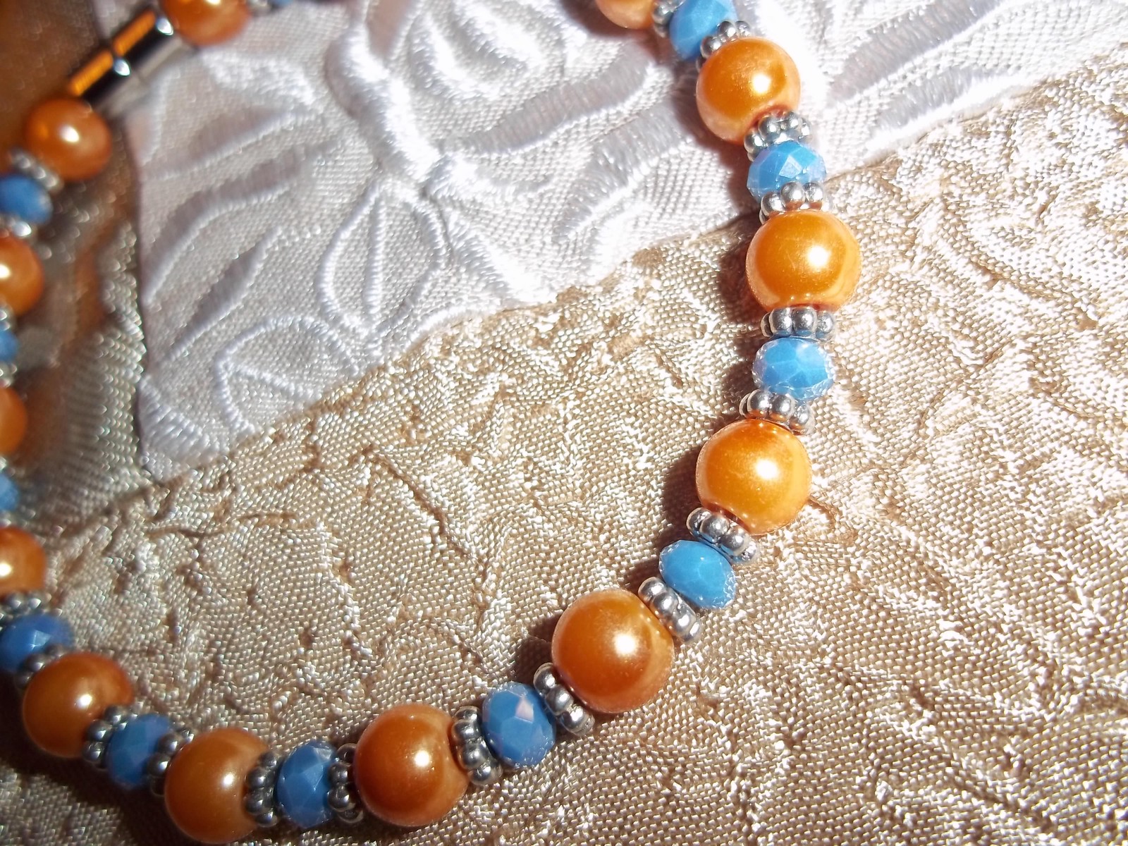 7 3/4 in PEARL & Blue CRYSTAL Bead MAGNETIC Clasp Fashion Bracelet N-68