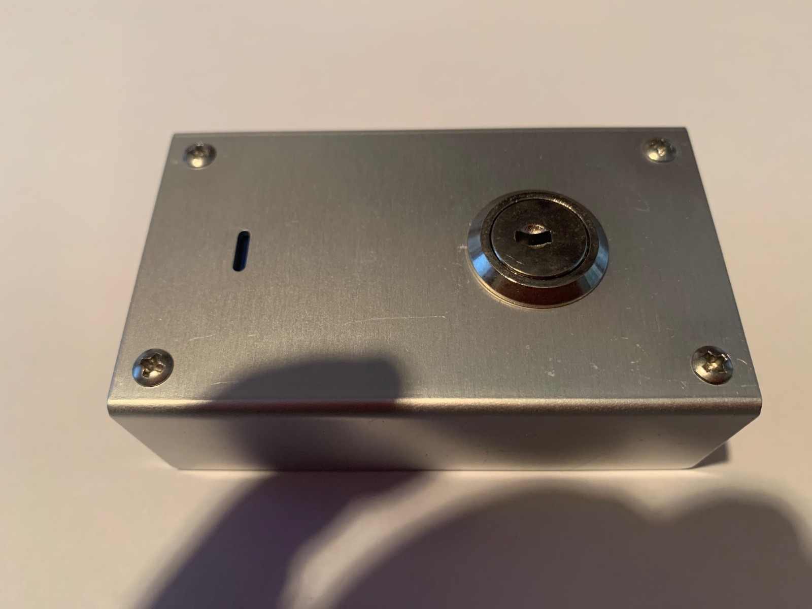 Amseco HUSK-20 Hold-Up Switch with Status Window WITH KEY