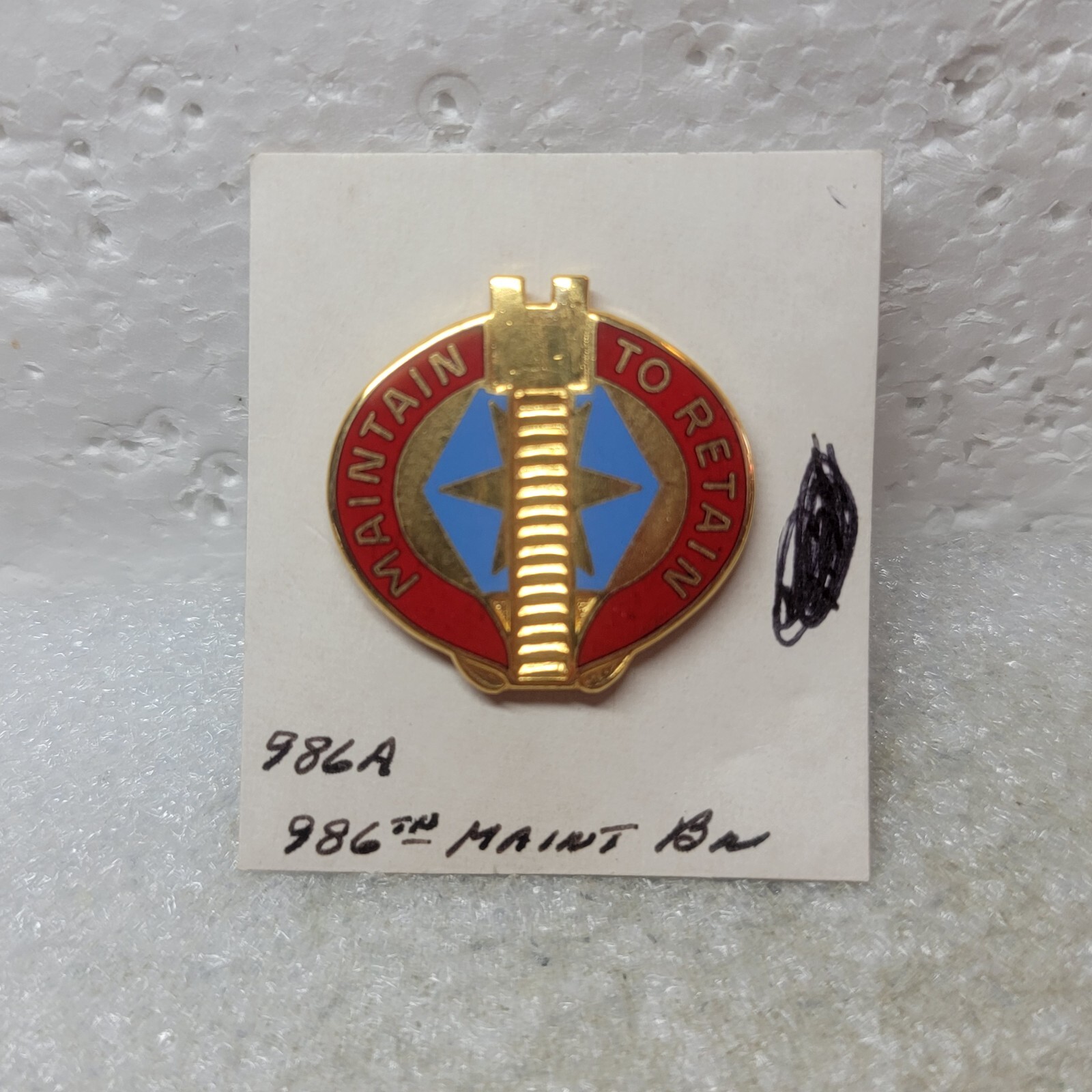 Authentic US Army 986th Maintenance Battalion DI DUI Unit Crest Insignia Pin D21