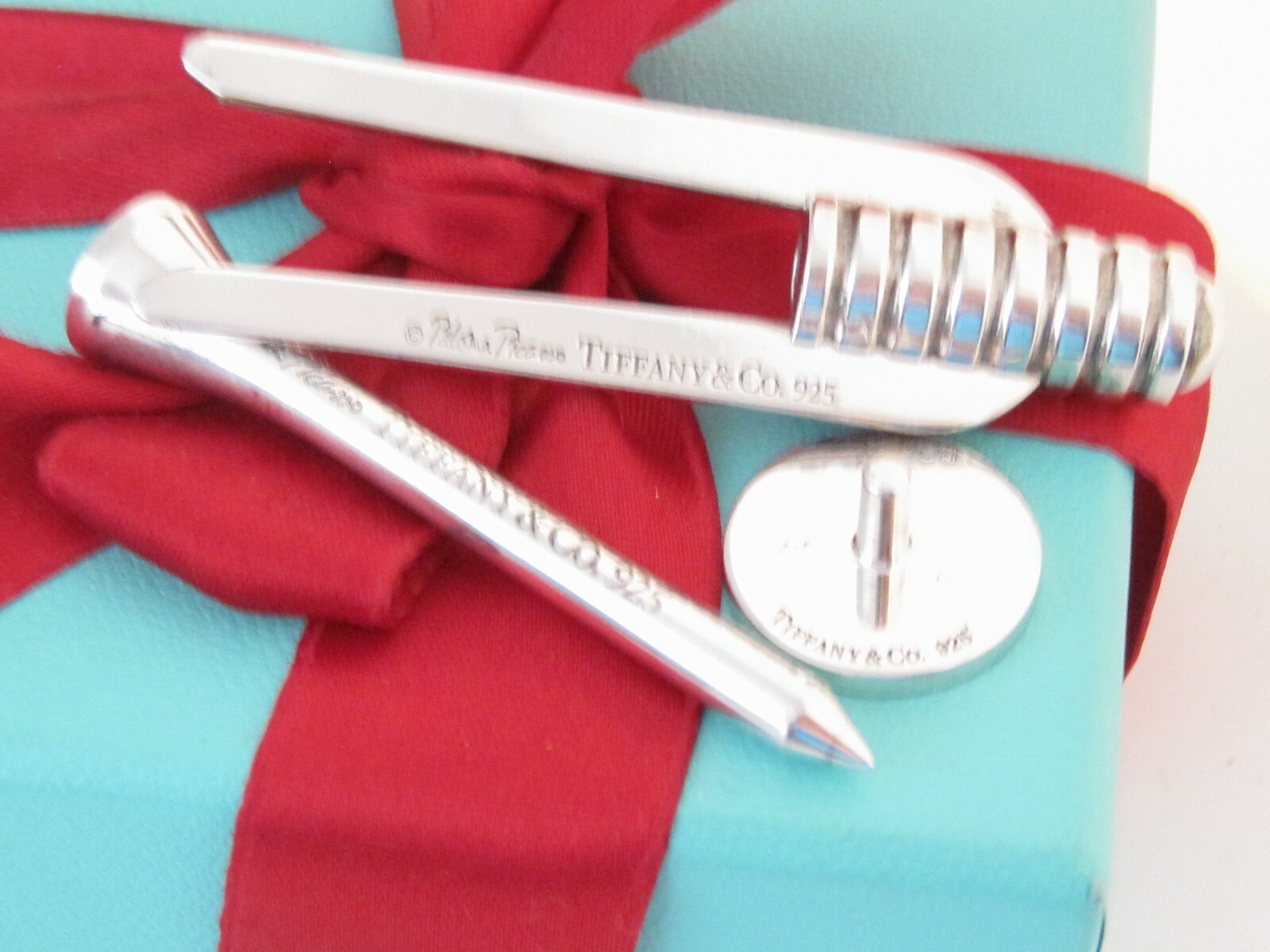Brand New Tiffany & Co Silver Picasso Golf Tee Divot Ball Marker