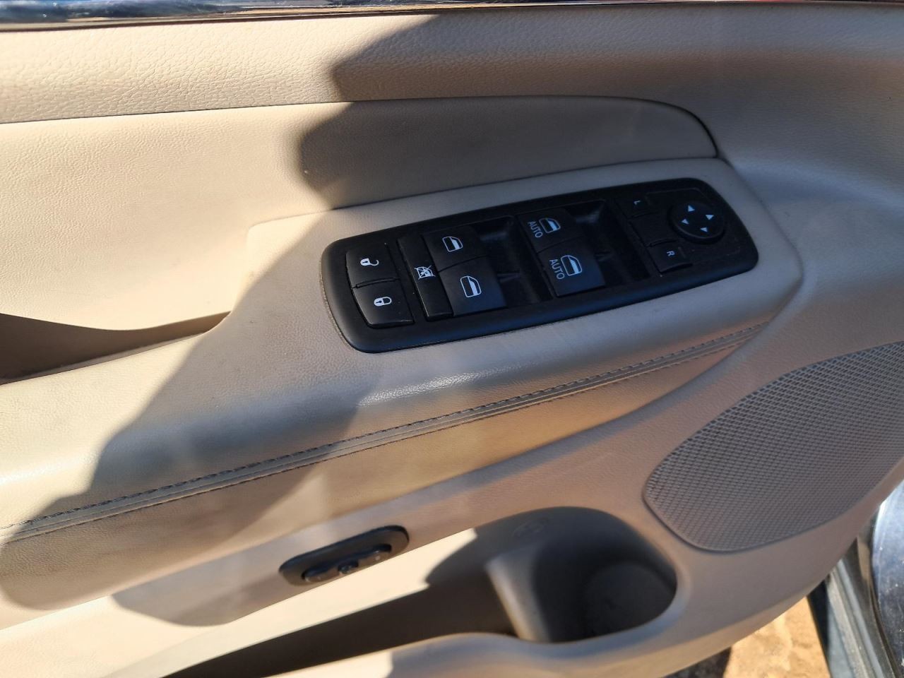 CHERGRAND 2014 Glove Box 4851402