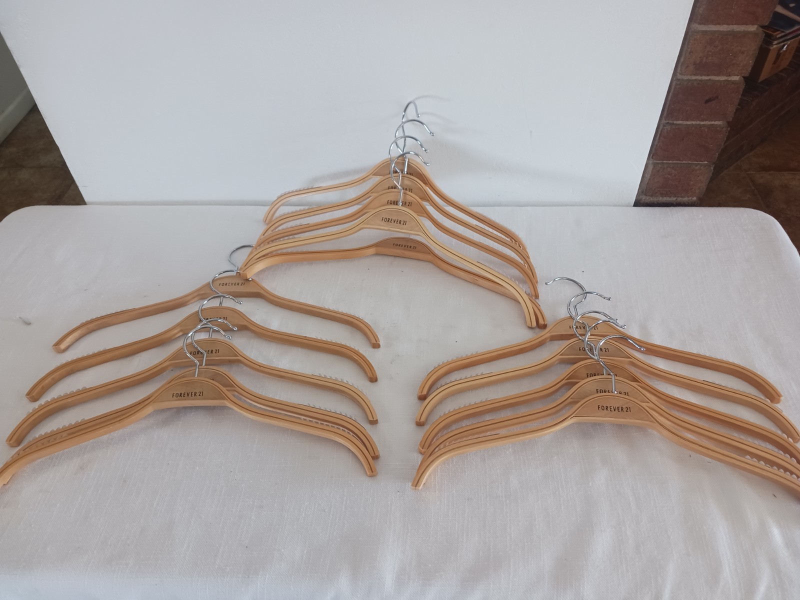 Lot Of 15 Forever 21 Elegant Sturdy Wooden Top & Dress Hangers 16.5" Non Slip