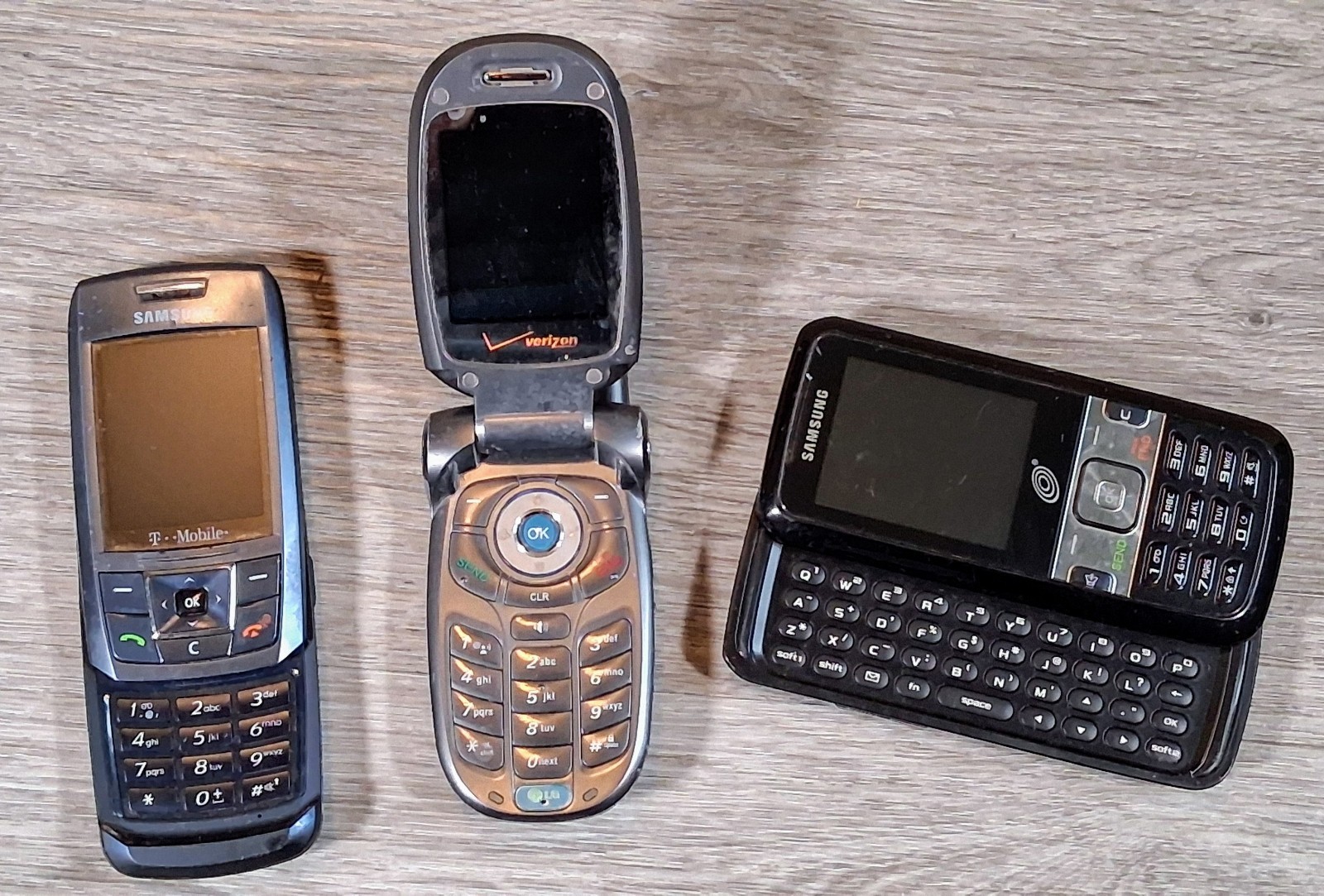 Vintage Cellphone Lot (3) Samsung & LG (FOR PARTS REPAIR OR MOVIE  PROPS)