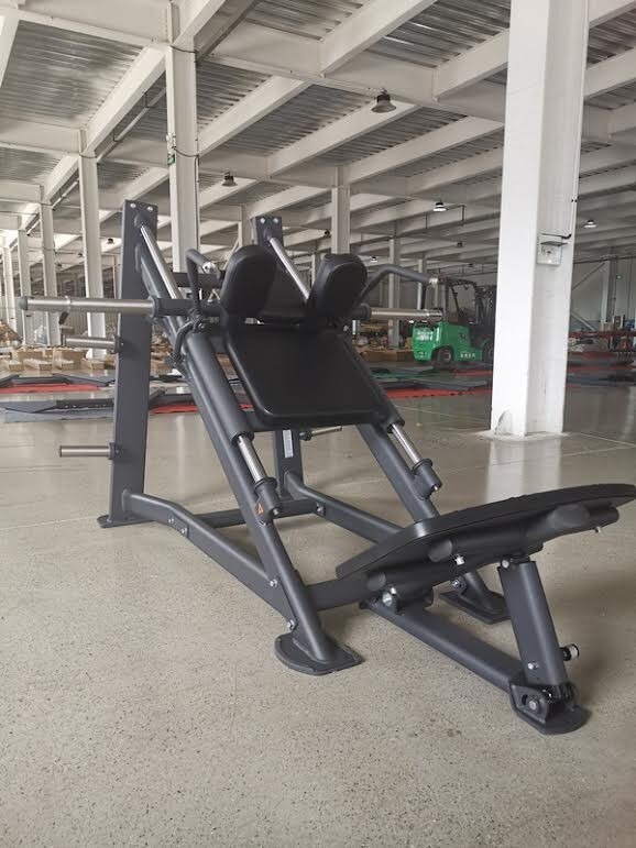Flow Fitness Commercial Hack Squat