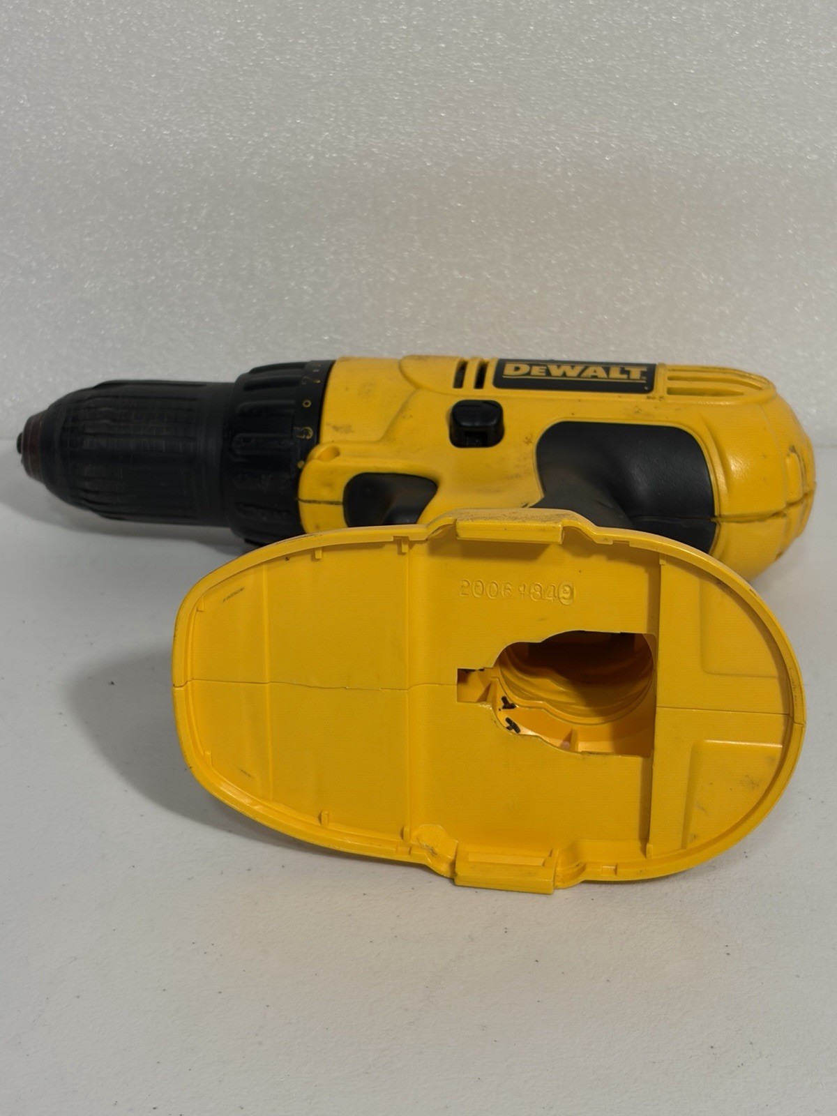 USED DeWalt DC759 Bundle - DRILL, BATTERY, and CHARGER with CASE