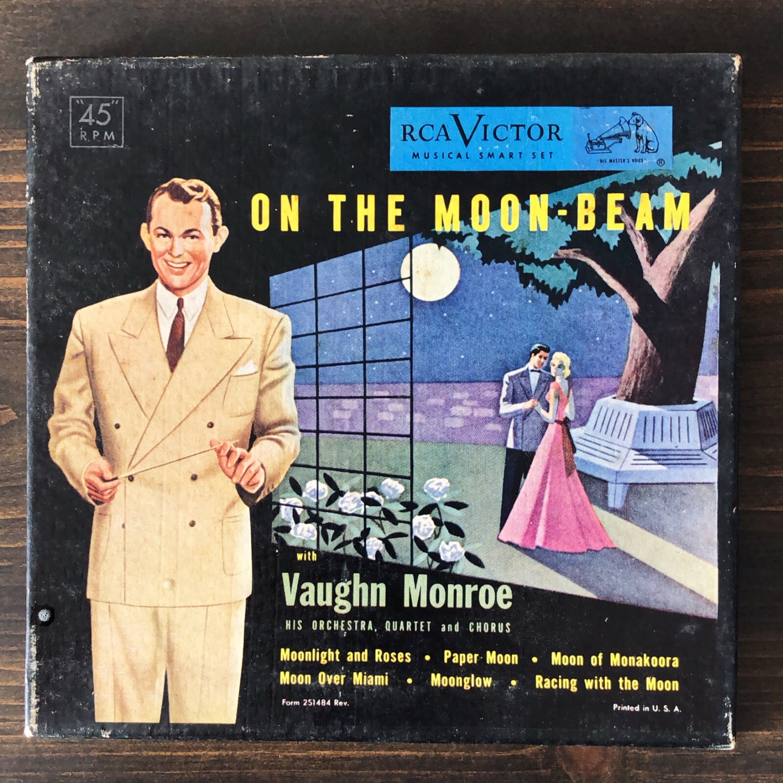 Vintage RCV Victor 45 RPM Musical Smart WP 142 - Vaughn Monroe: On The Moon-Beam