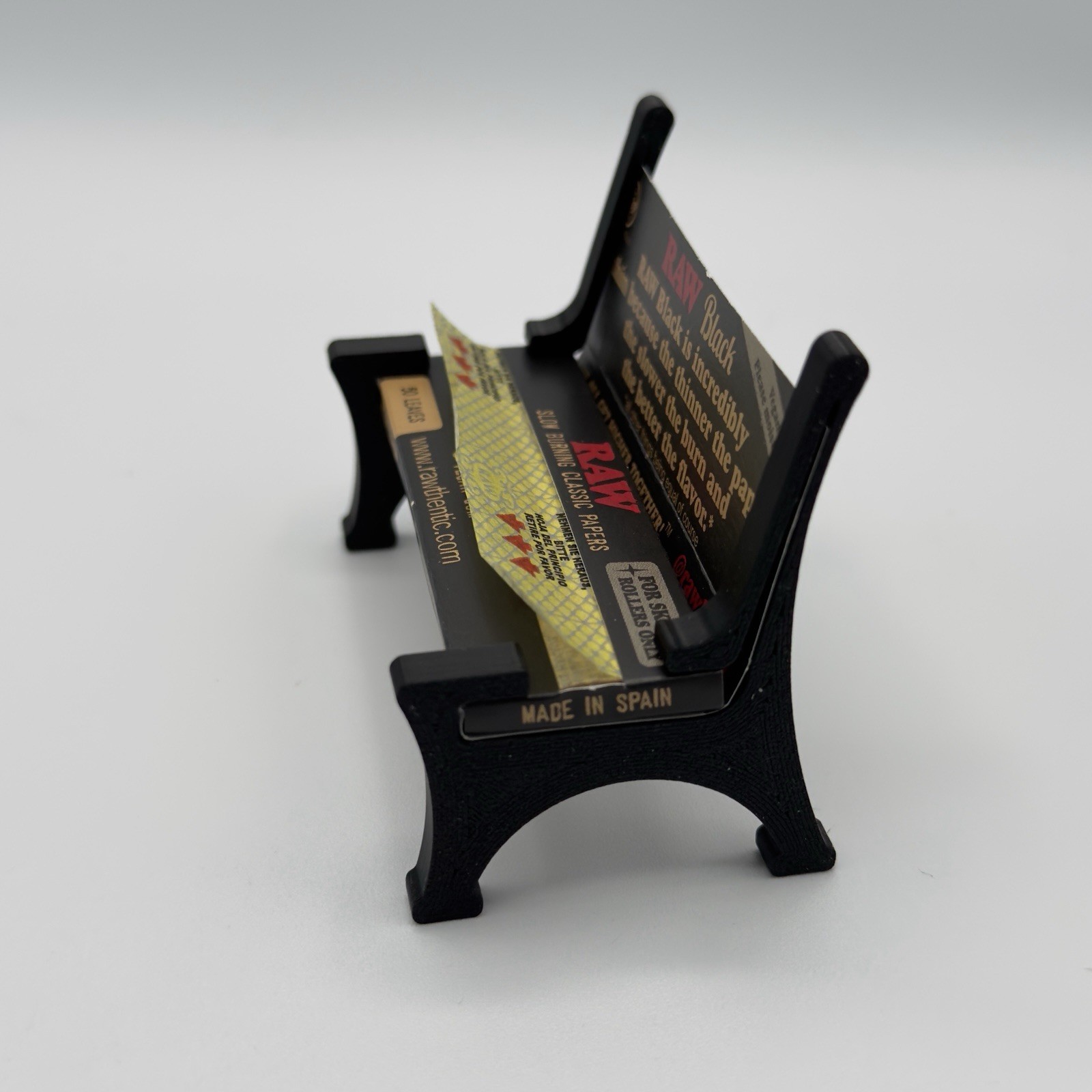RAW BLACK Slow Burning Papers + Black Rolling Paper Bench Display Bundle