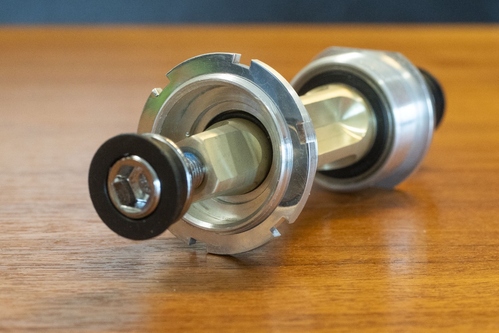 Sampson Stratics Titanium Bottom Bracket | BSA 68mm x 103mm NIB
