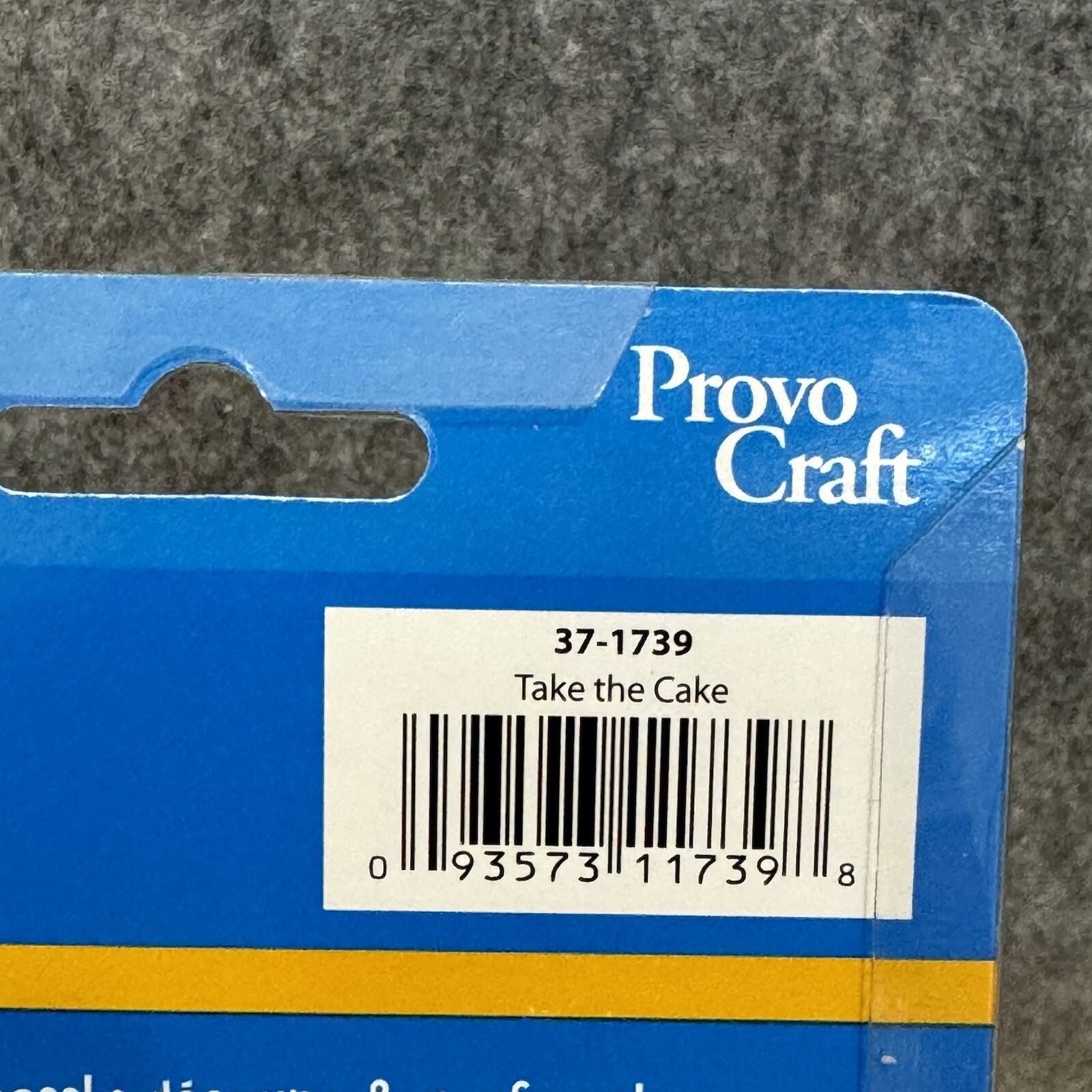 Provo Craft Cuttlebug Disney Mickey Take the Cake Cutting Die/Embossing Folder