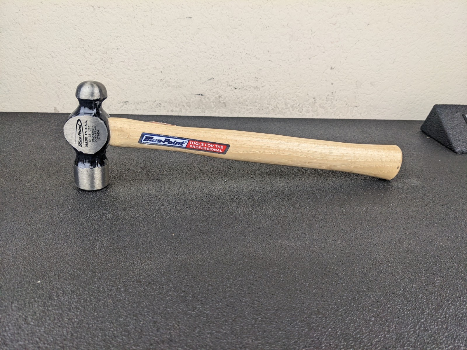 #bn568 Blue-Point NEW 12-Ounce Ball Peen Hickory Hammer BP12B