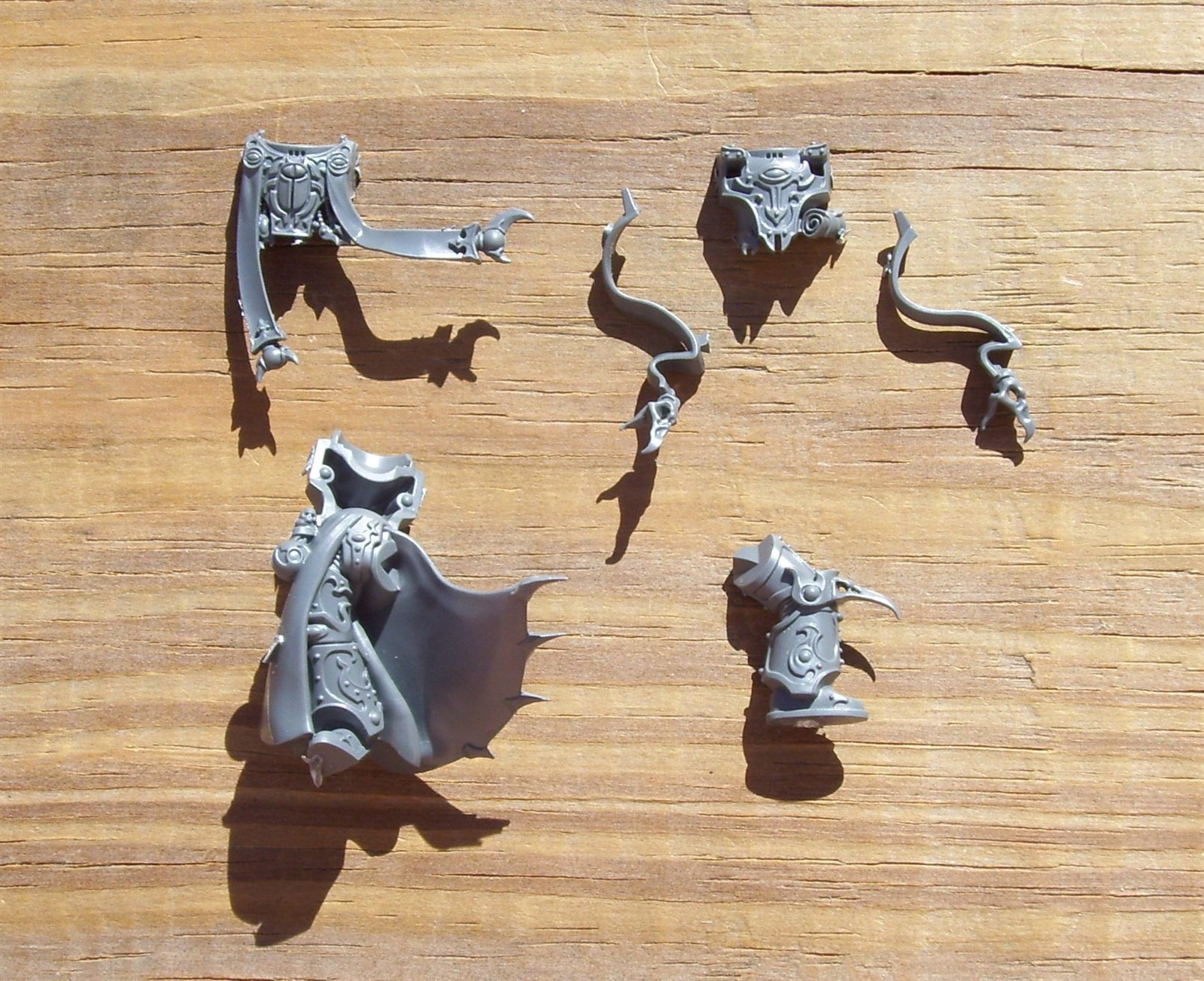 40K Thousand Sons Exalted Sorcerers Body Running Body Bits