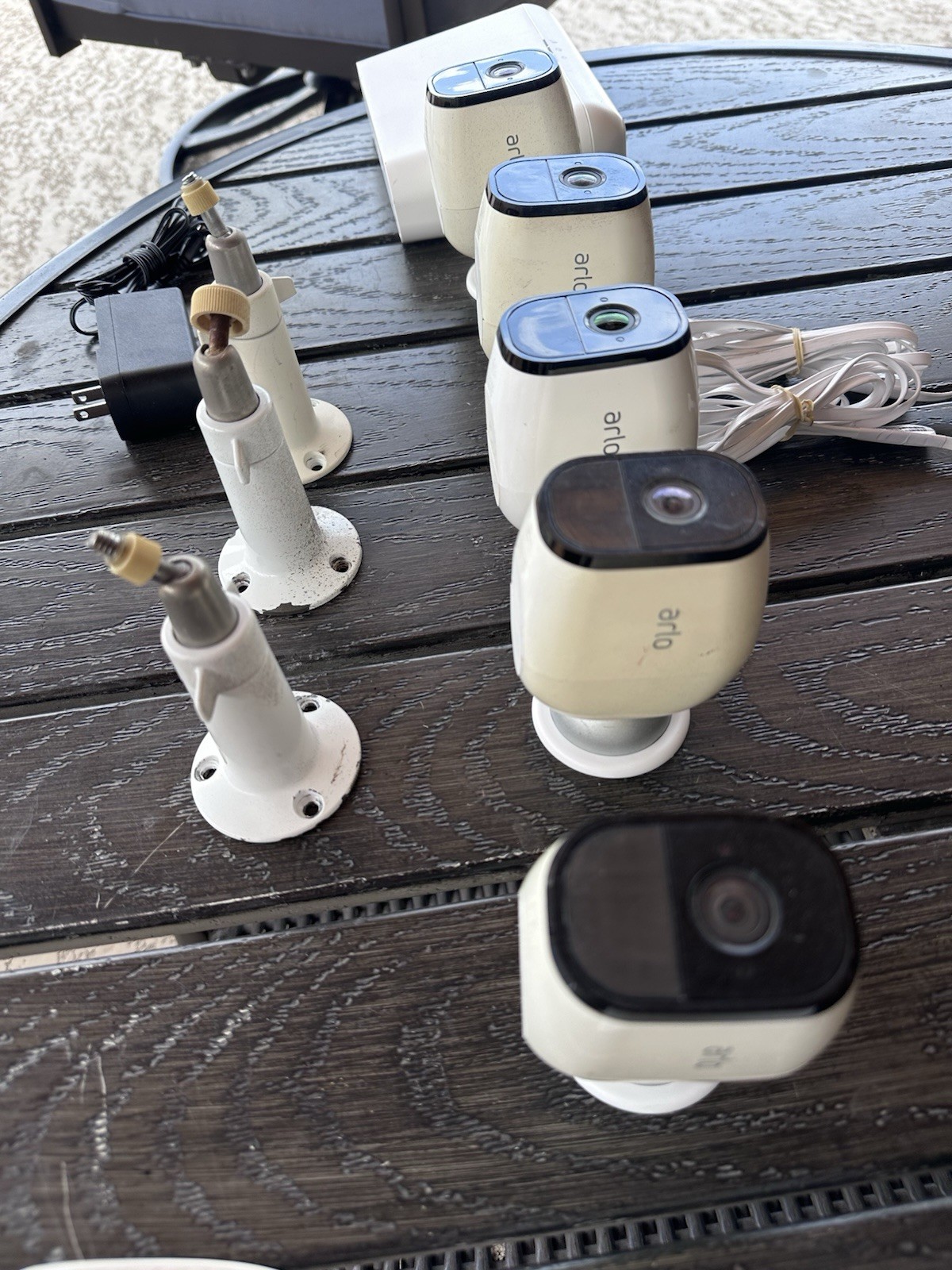 Netgear Arlo Smb4000 Basestation, 5 Pro Cameras, 4 Batteries, Plus Accessories.
