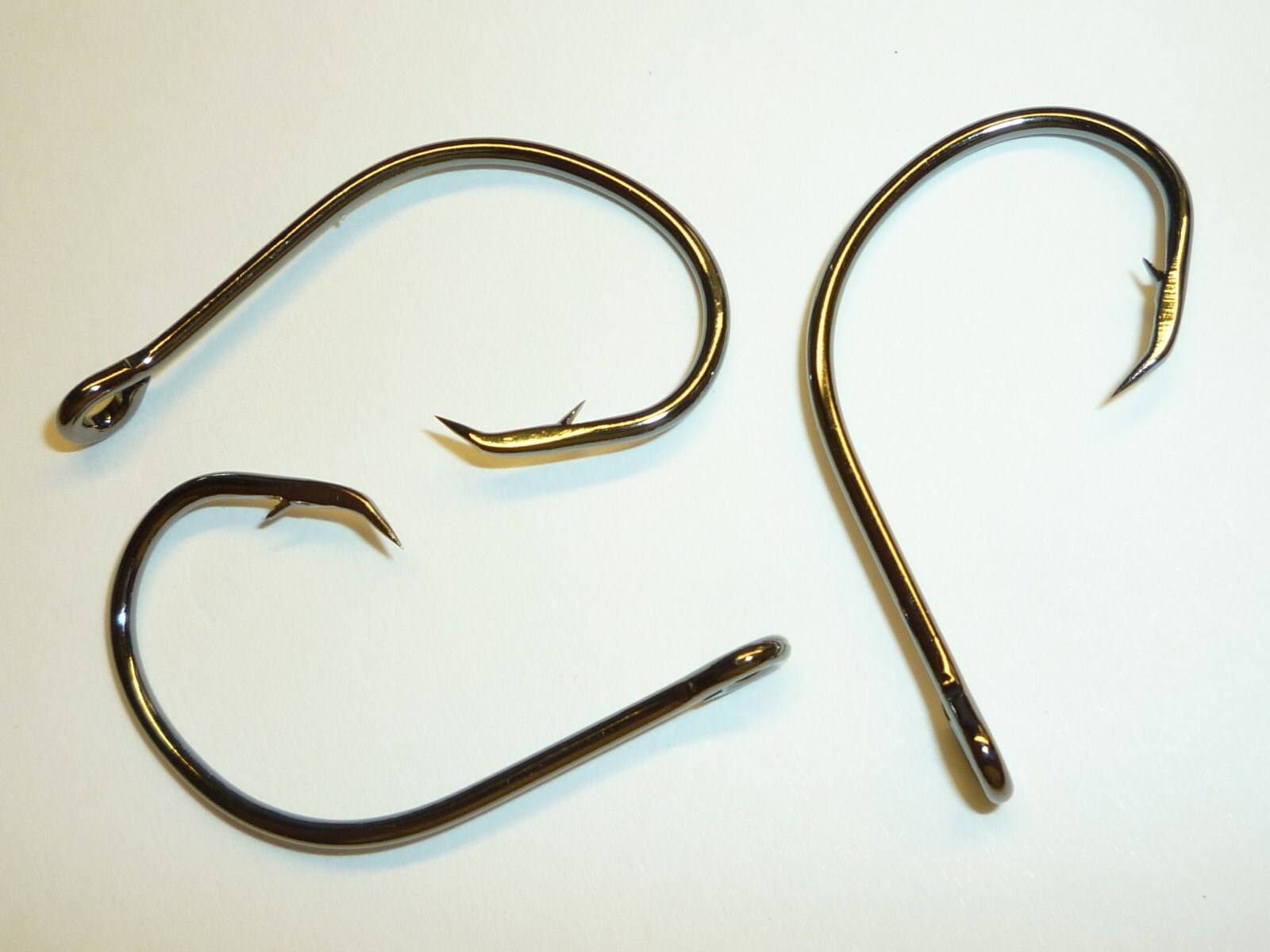 (100) Eagle Claw Lazer Circle Sea hooks (Size 4/0) Black (L197BK) BULK