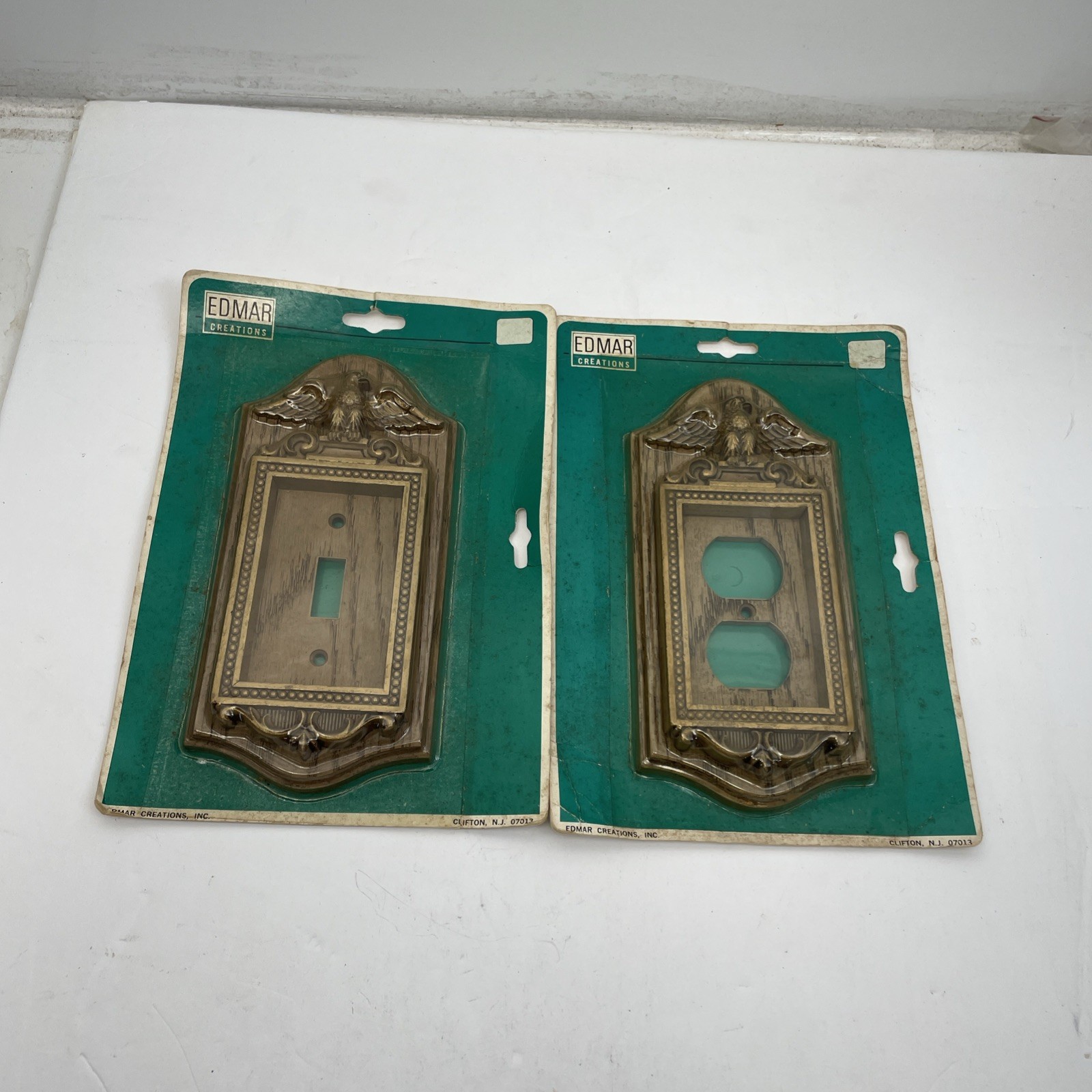 2 NOS Vintage Edmar Creations Faux Wood Eagle Outlet Switch Cover 403 DWAL TWAL