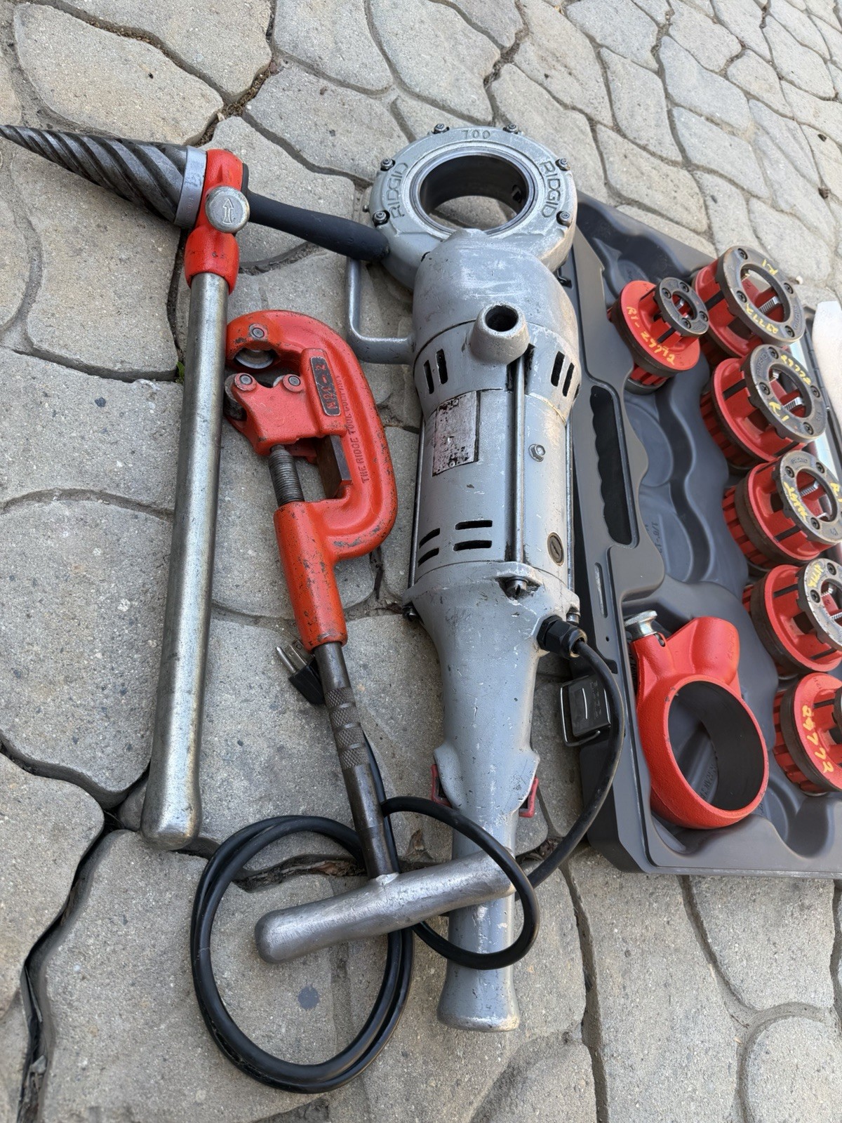Ridgid 700 Pipe Threader Machine W/ Dies