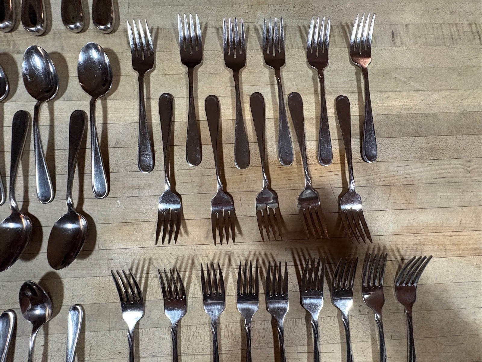 56 Pieces Oneida Stainless FLIGHT RELIANCE ** Set 9 plc Settings