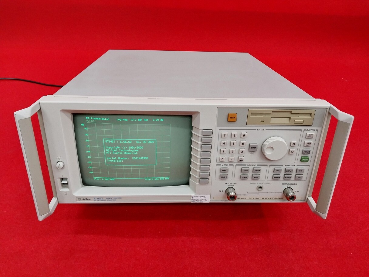 Agilent 8714ET. 300KHz-3000MHz RF NETWORK ANALYZER