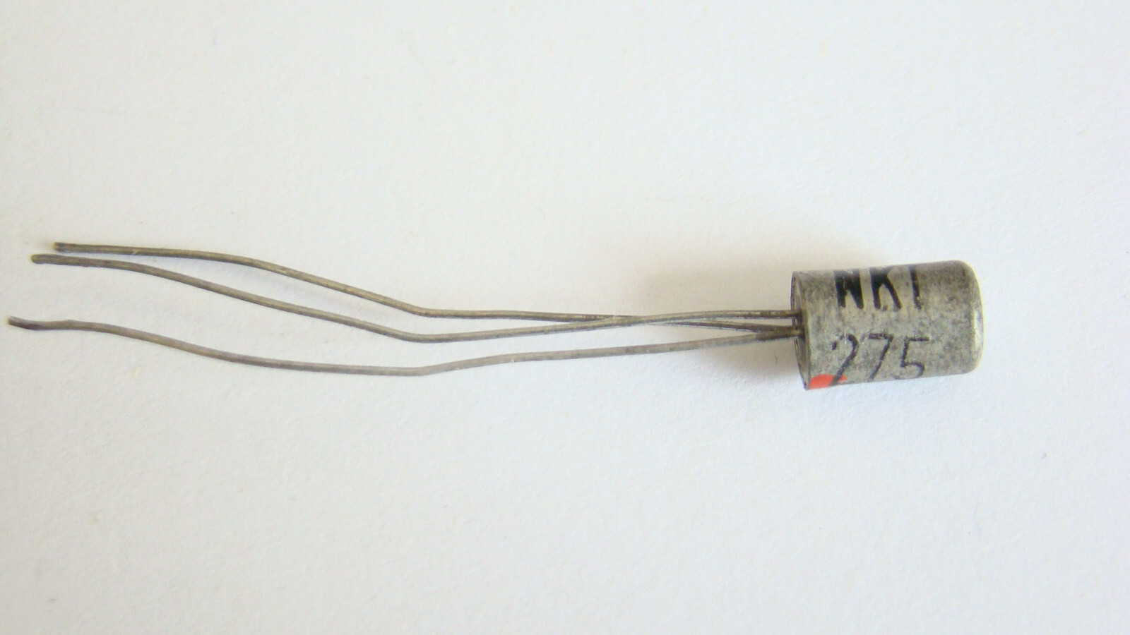 ONE ORIGINAL VINTAGE NEWMARKET NKT275 GERMANIUM TRANSISTOR FOR FUZZ FACE REPAIR