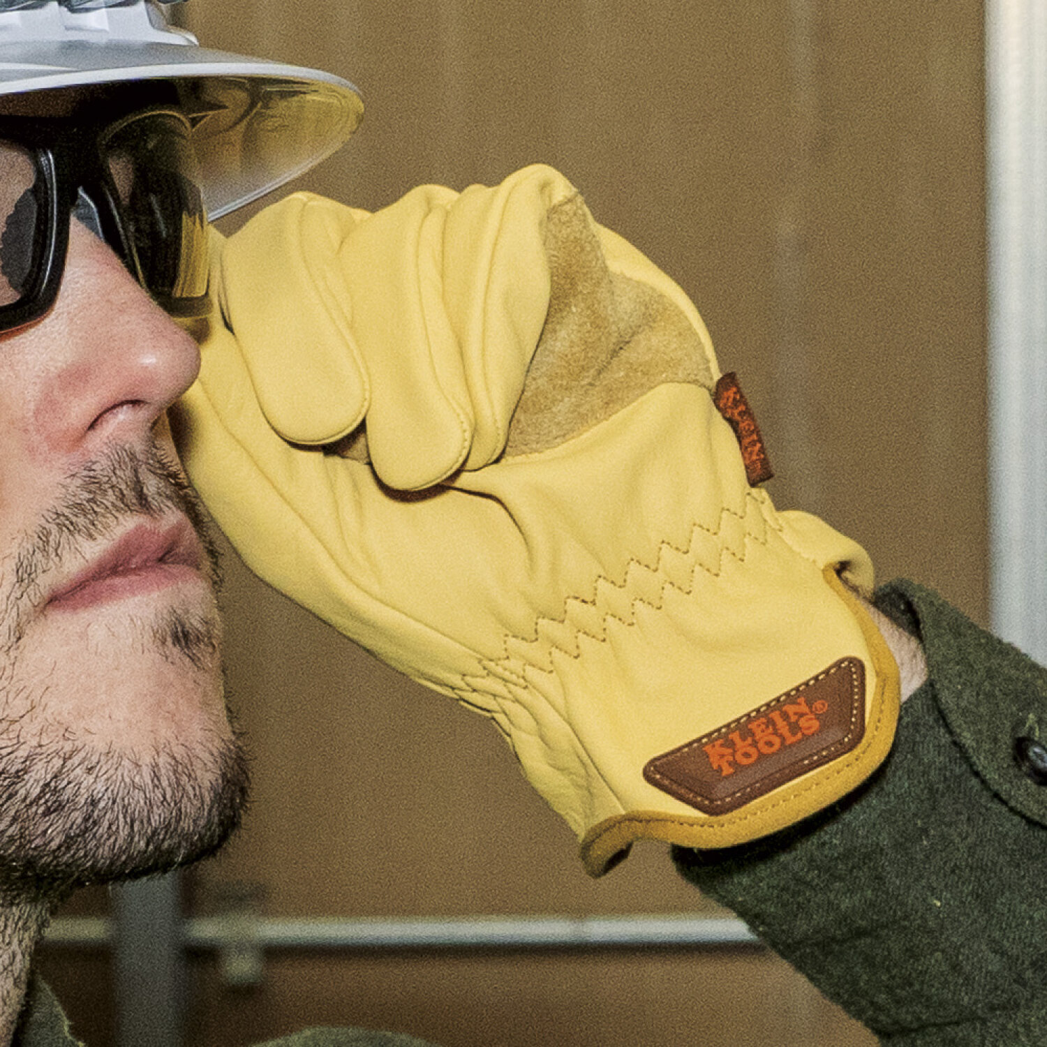 Klein Tools 60604 Cowhide Leather Gloves, Large