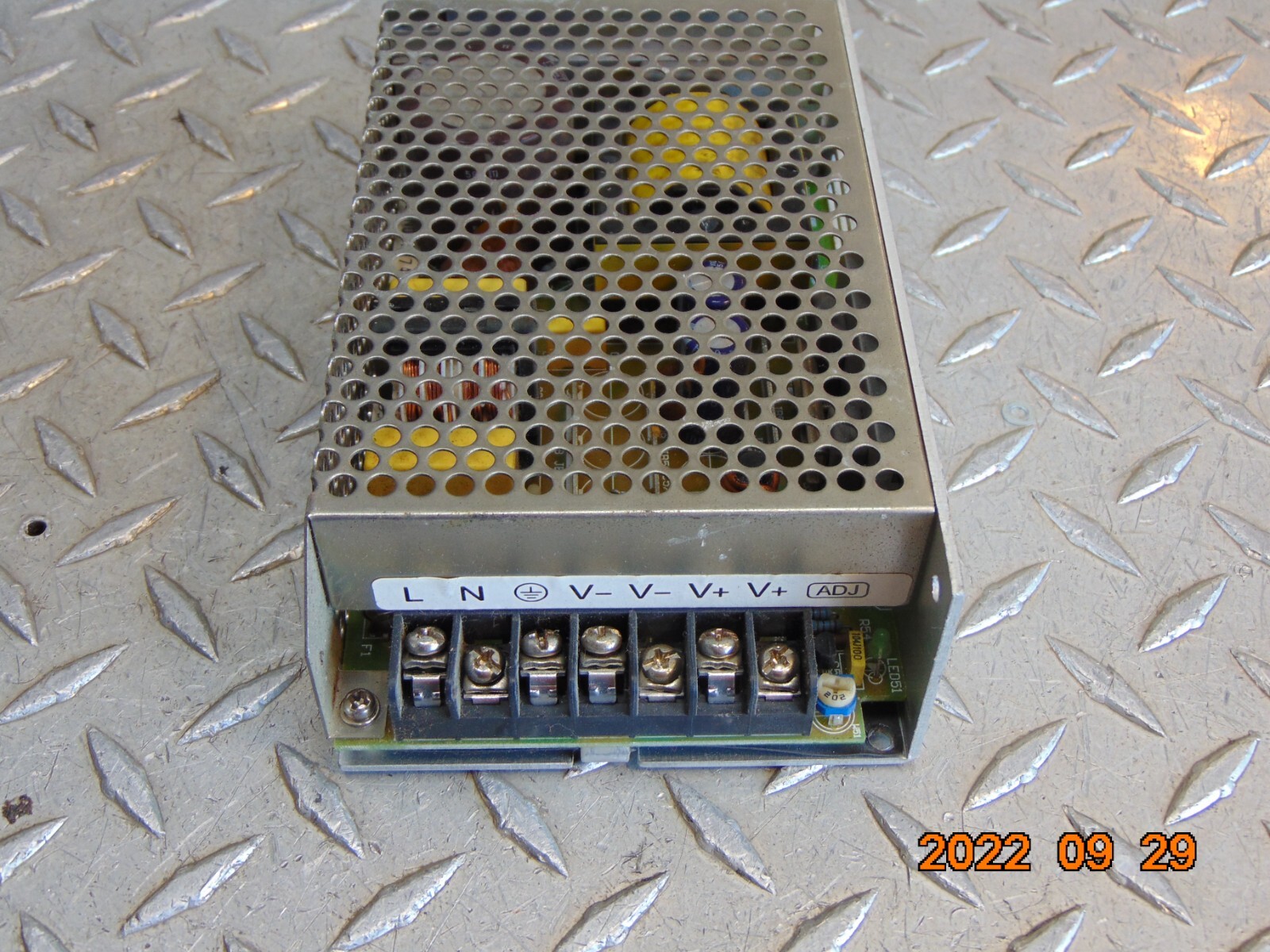 OMRON S8JC-15024 POWER SUPPLY 24VDC 6.5A - FREE SHIPPING
