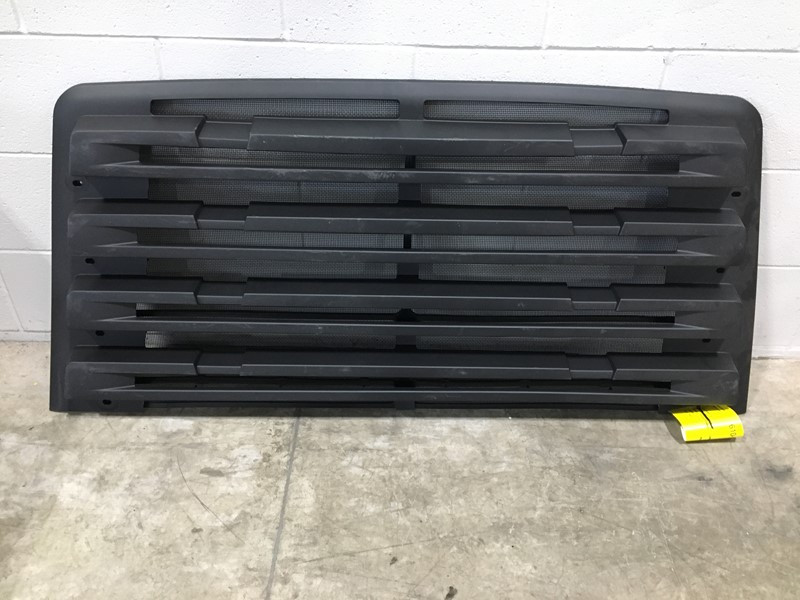 Freightliner 114SD Grille A1718928004 (610-11786)