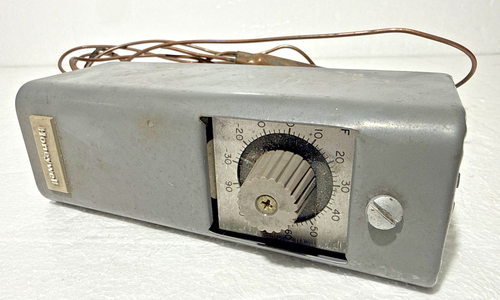 Honeywell T6031A 1136 Refrigeration Temp Controller -30 to 90F Remote Bulb NOS