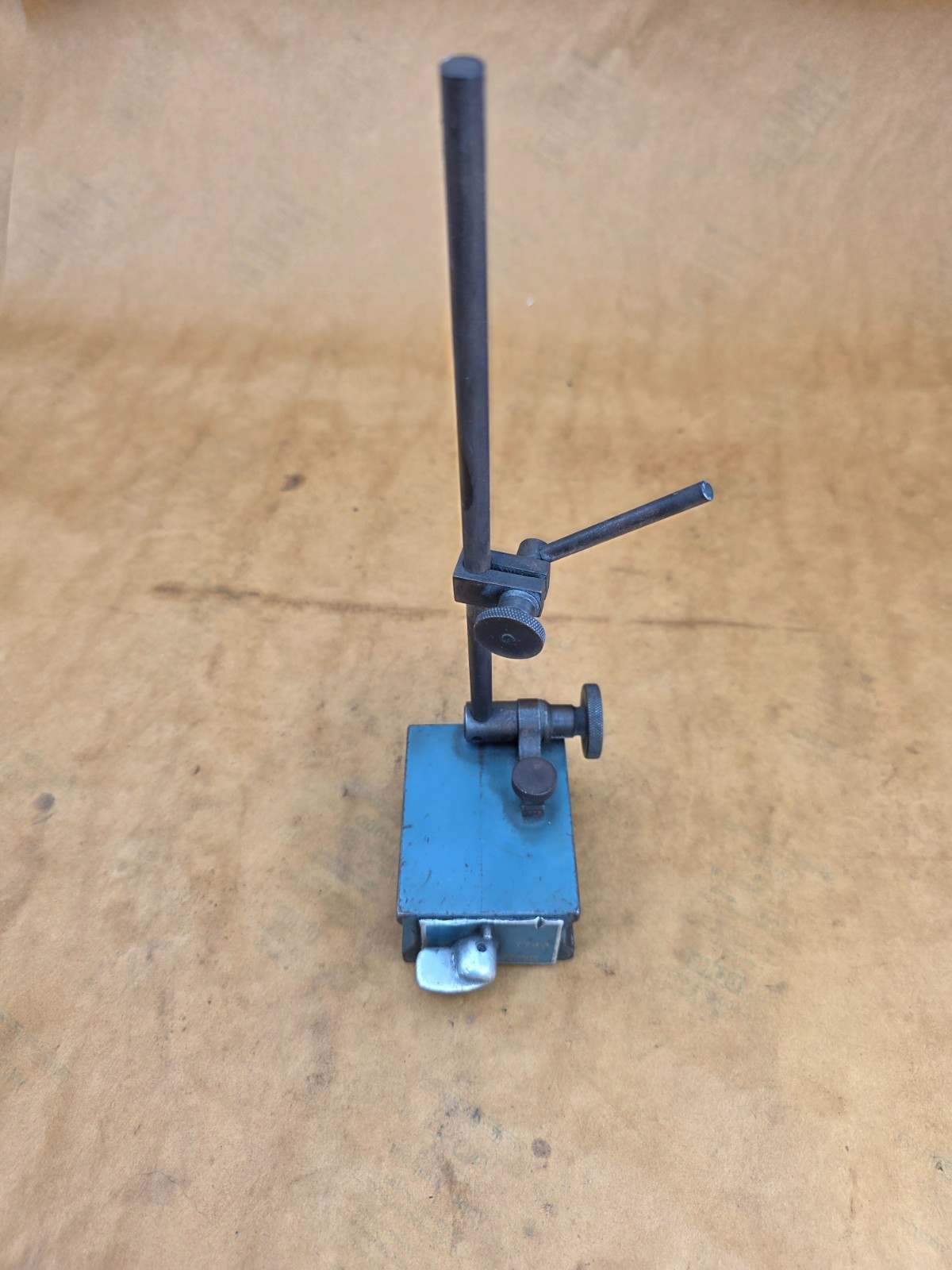 Brown&Sharpe 7743 Indicator Holder w/Magnetic Base