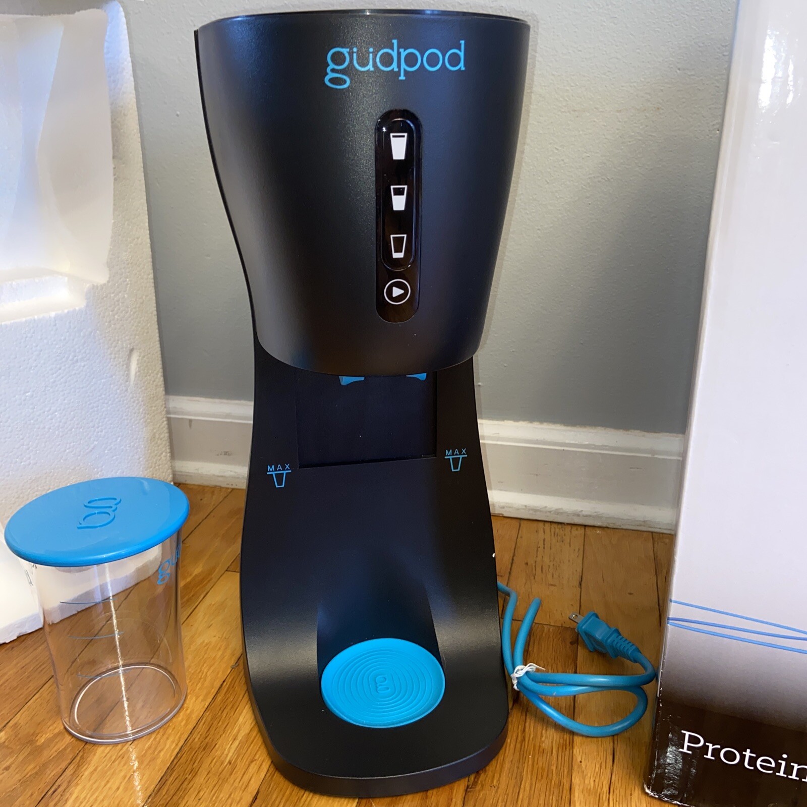 güdpod ( Good For You) Protein Shakes Machine Mint Condition!