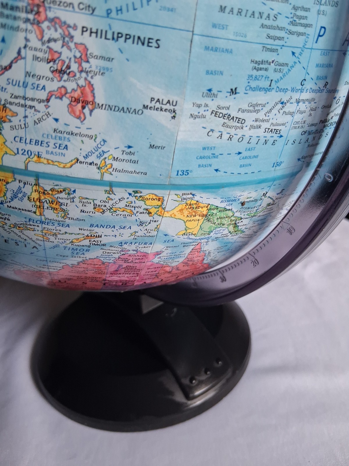 GlobeMaster 12" Tabletop Rotating Multicolor World Globe *see aging As Is*