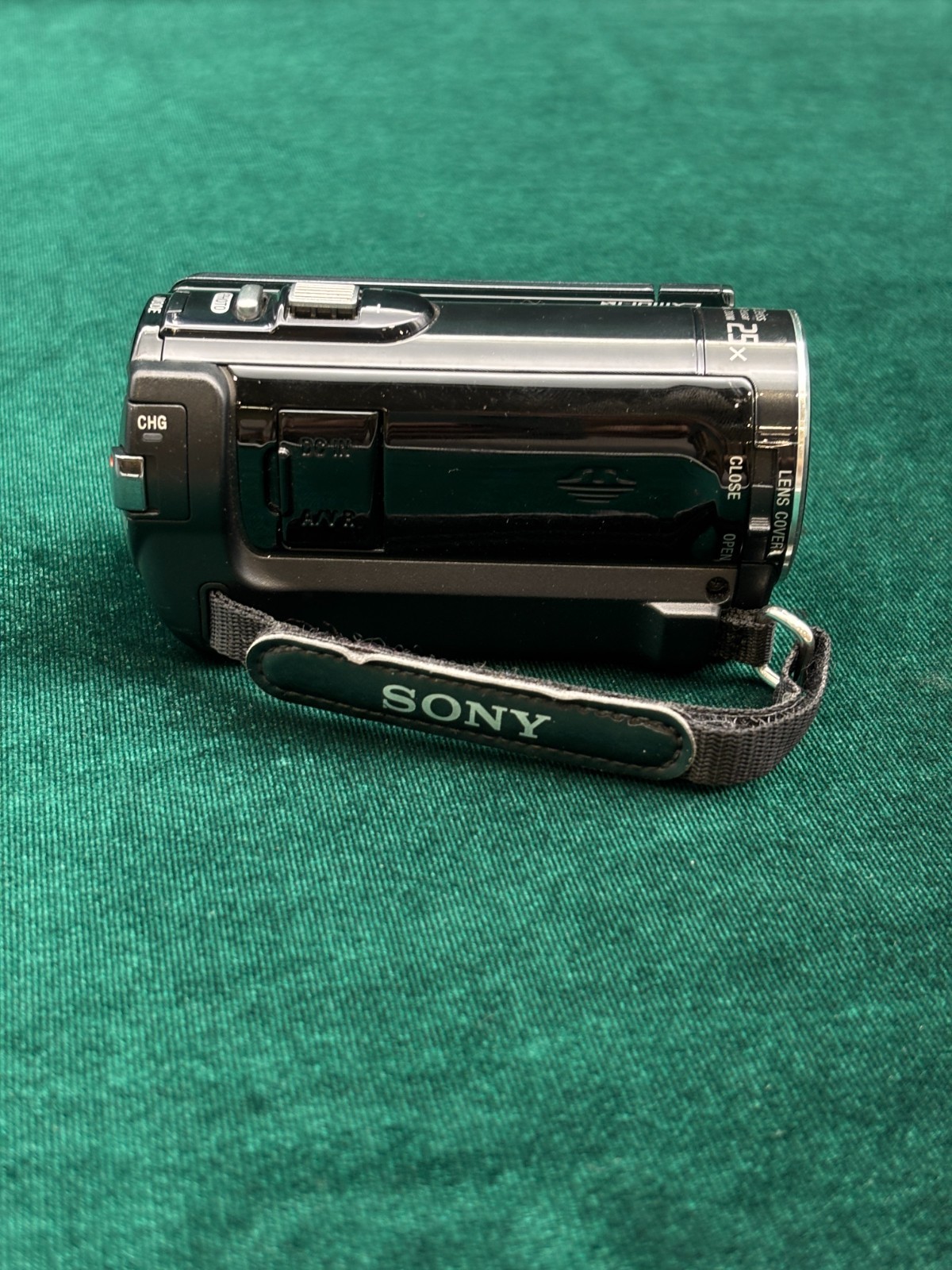 Sony HDR-CX115E Digital HD Video Camera Recorder