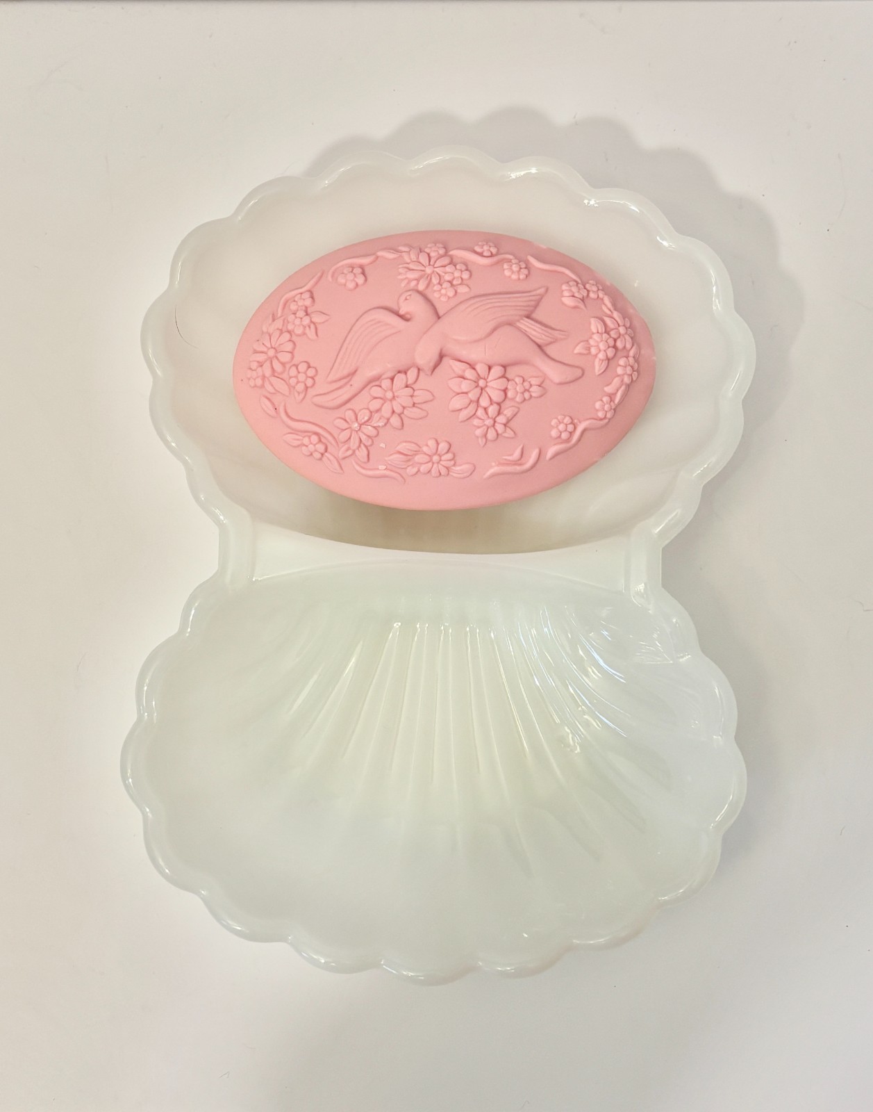 Vintage Avon Lovebirds Soap Dish/Trinket Tray w/One Soap