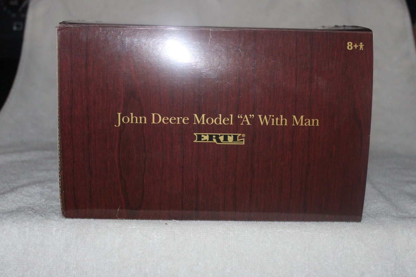 1/16 JOHN DEERE GOLD A W/MAN