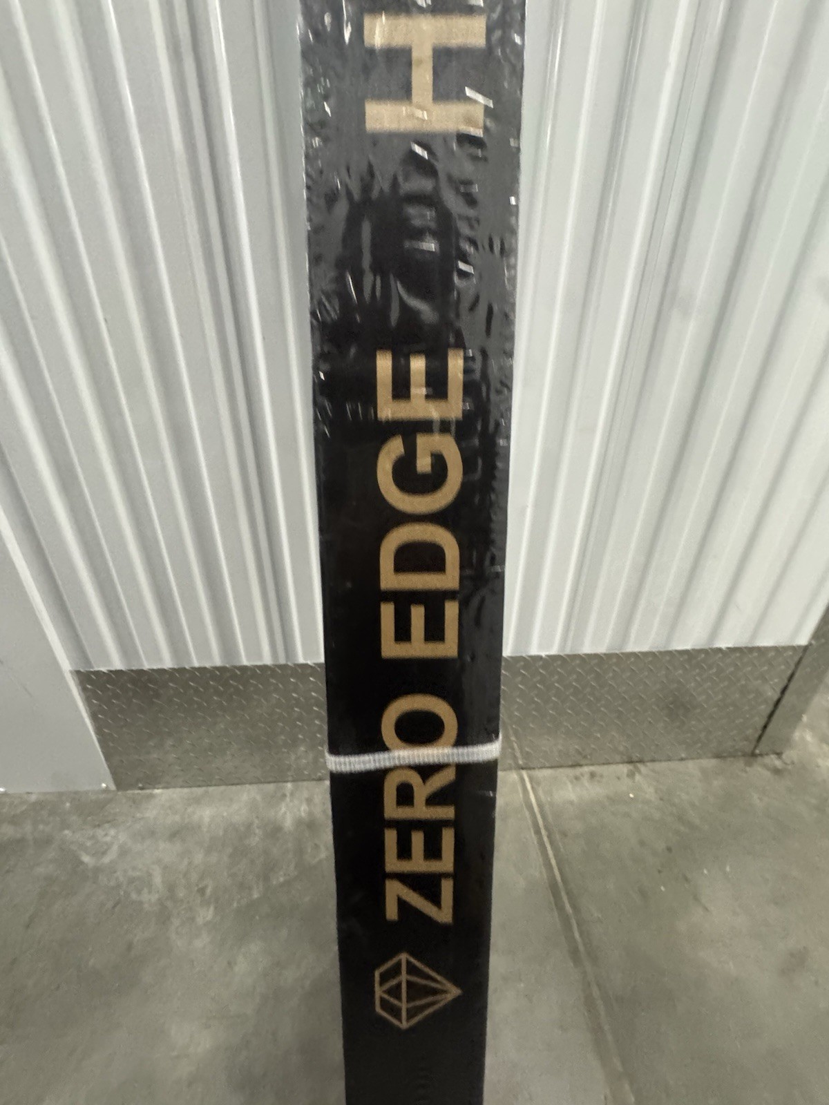 ZERO EDGE HD-90 3D HD PROJECTOR SCREEN