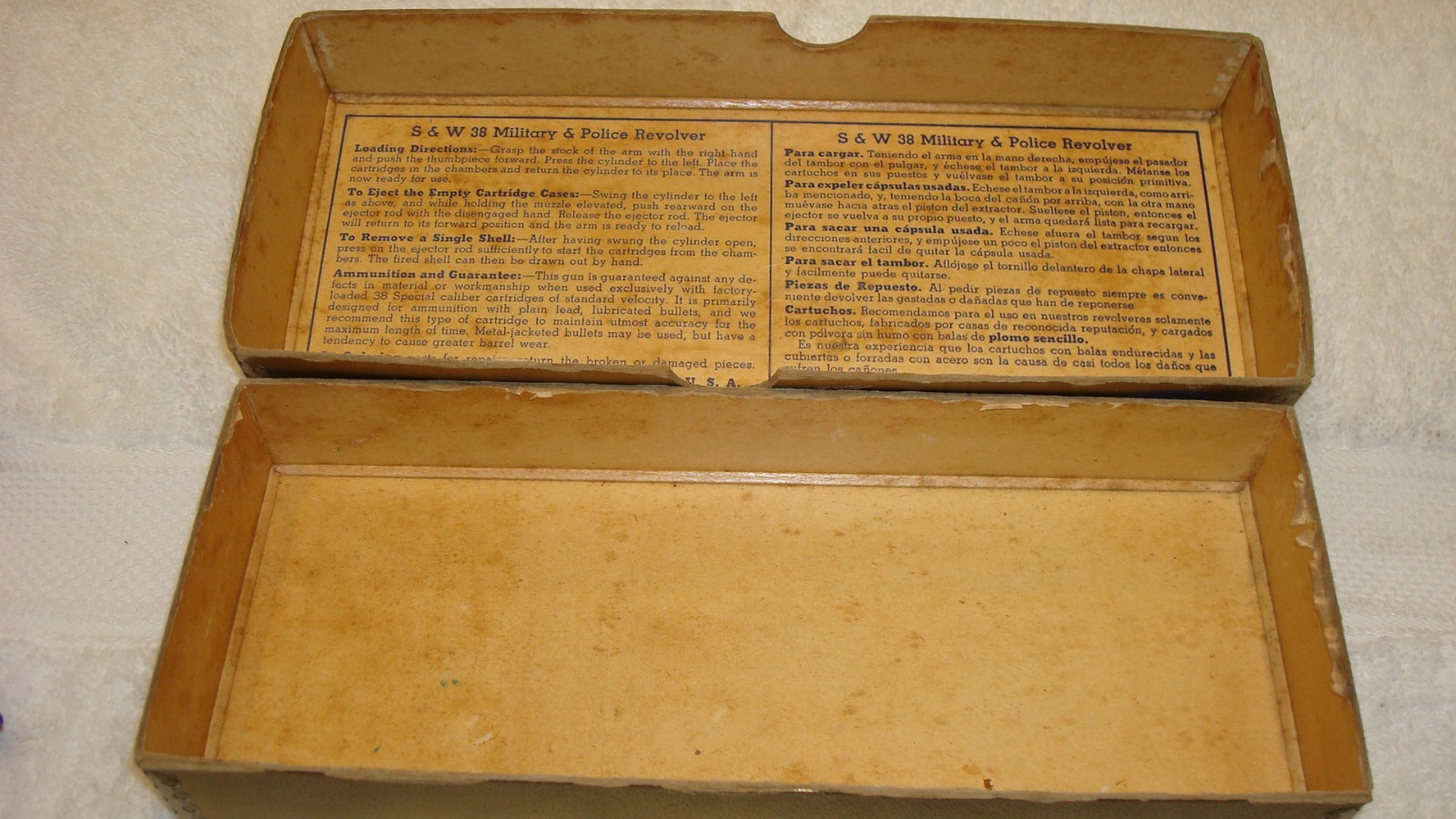 SMITH AND WESSON M&P REVOLVER BOX