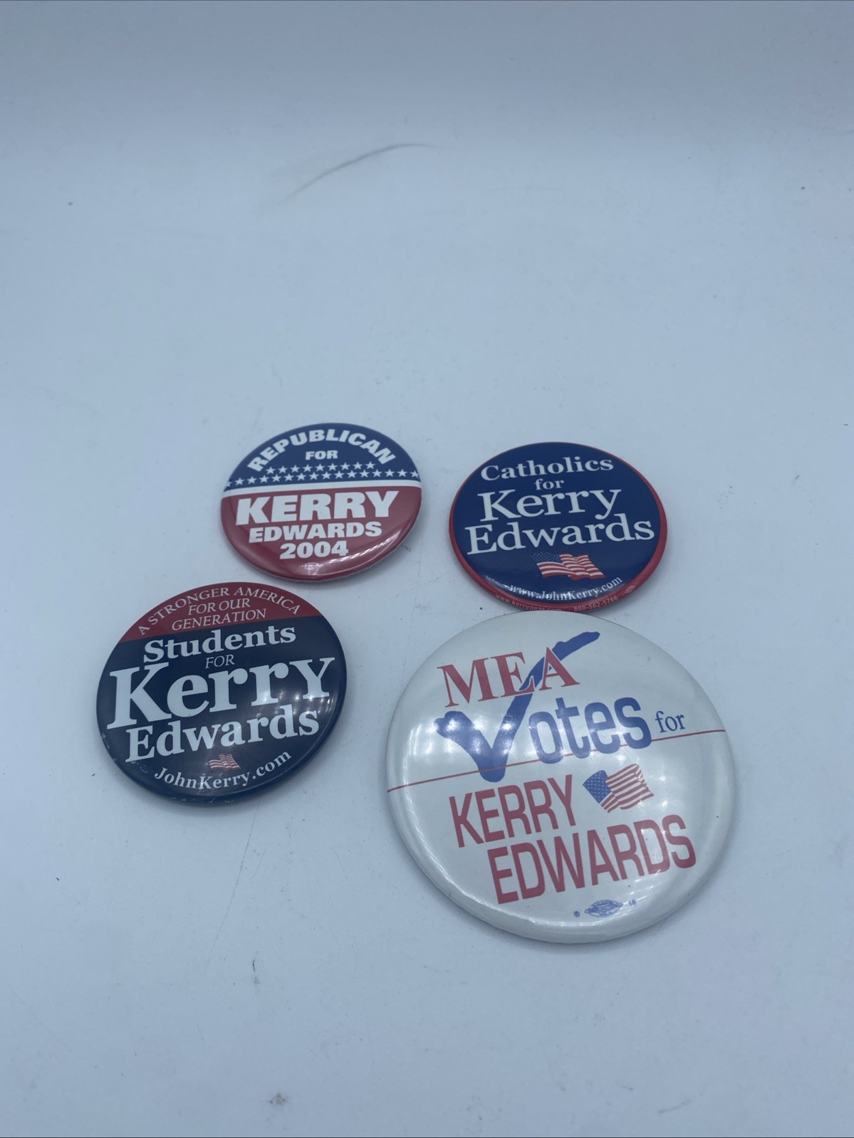 Lot Of 4 Kerry Edwards Presidential Political Campaign Buttons Pins