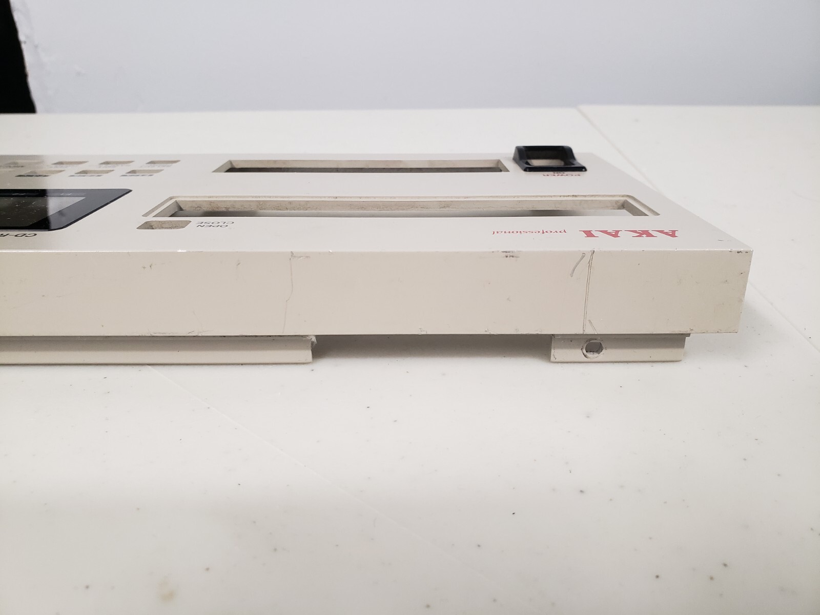 Akai sampler CD3000 faceplate