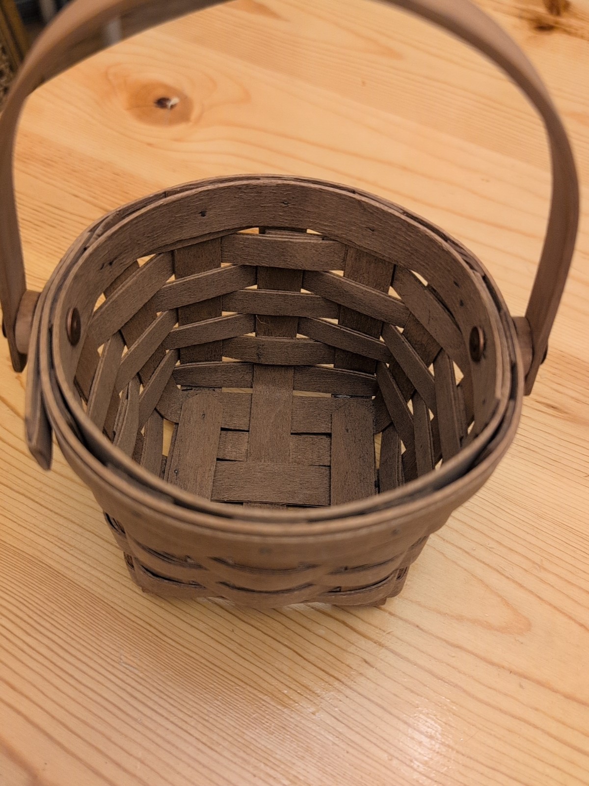 1988 Small Longaberger Fruit Basket with Swing Handle