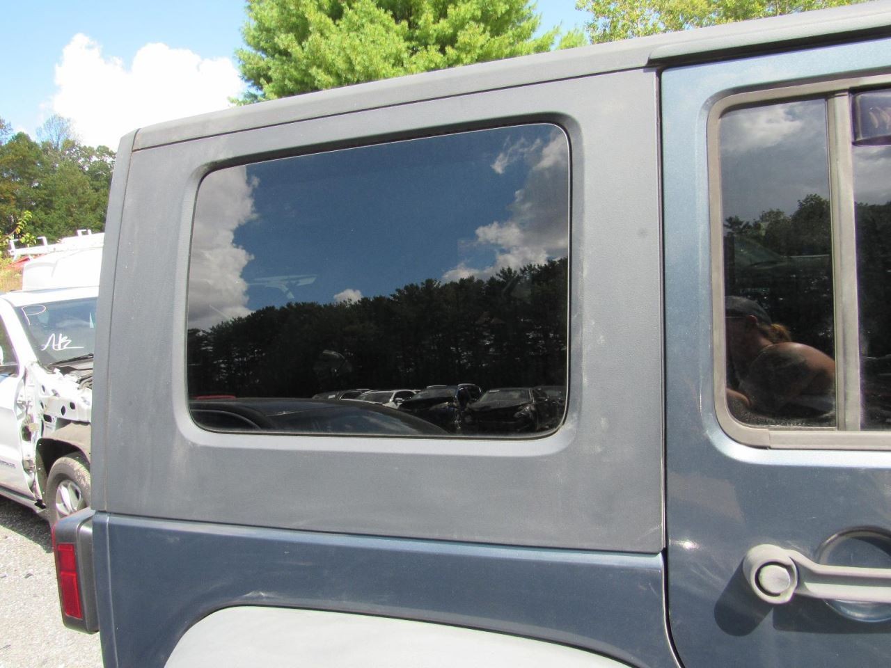 TJ 2008 Glove Box 1075297