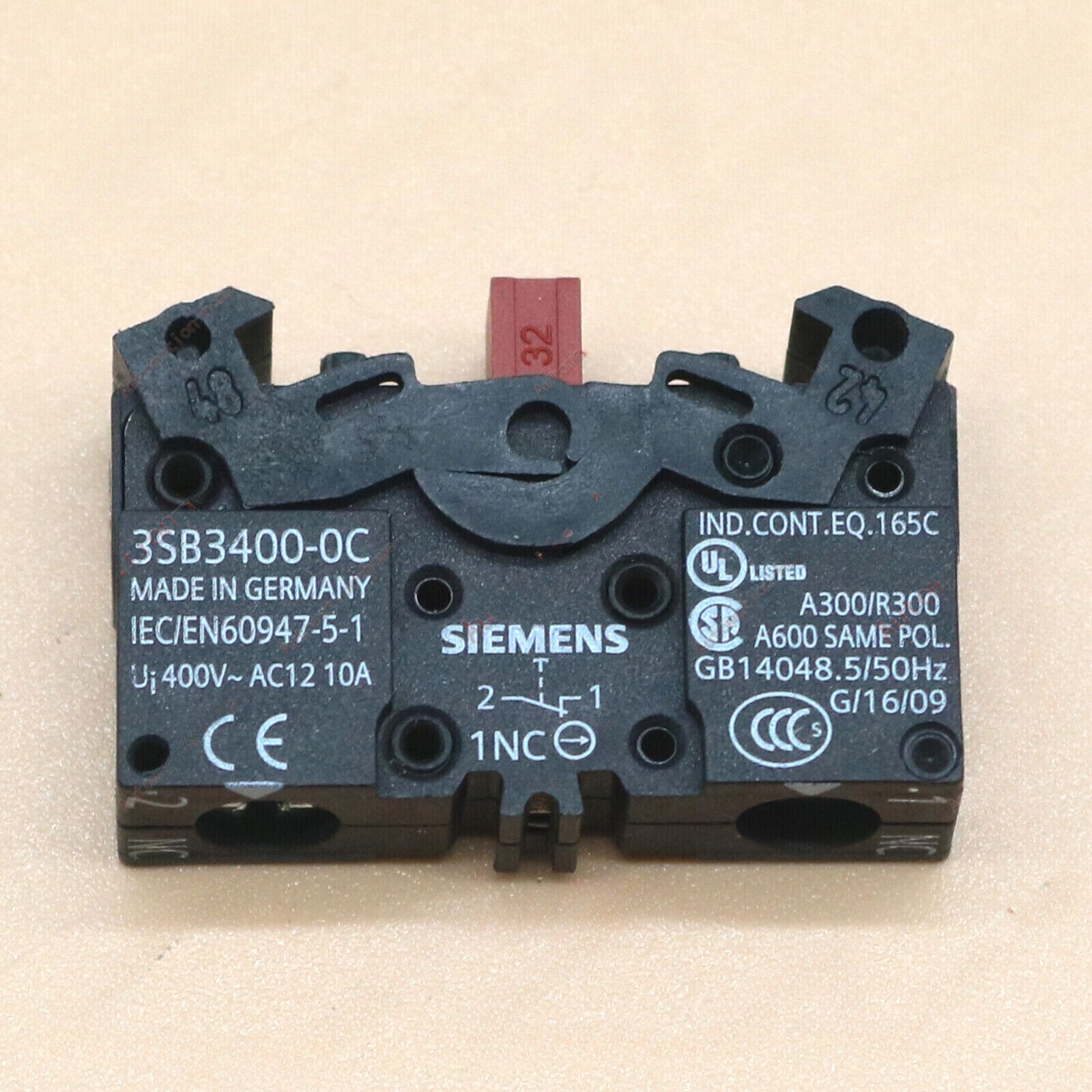 New Siemens 3SB3400-0C pushbutton contacts Quality assurance spot stock