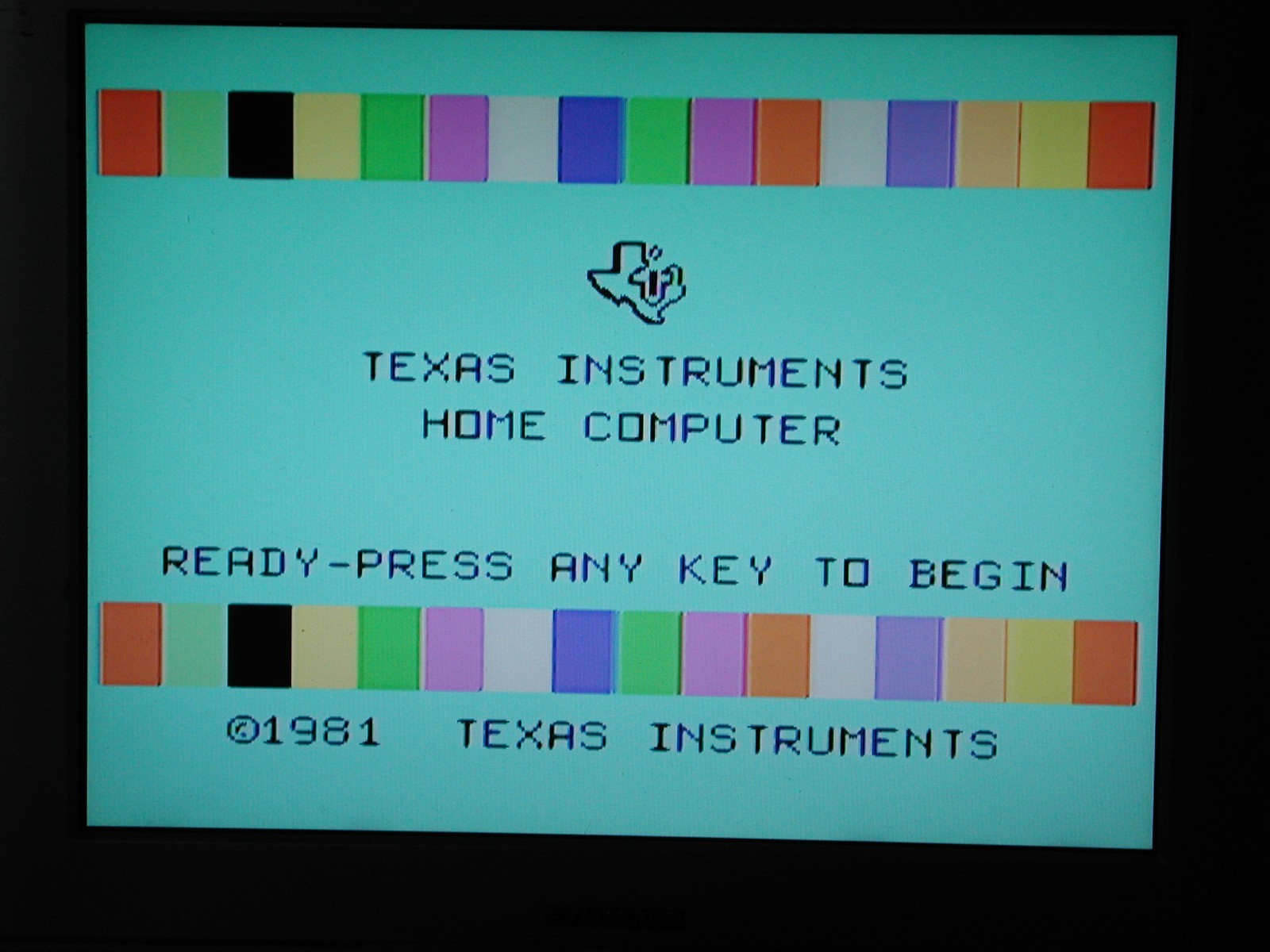 Texas Instruments TI-99/4a - COMPUTER - w/Munch Man game, tested and working!