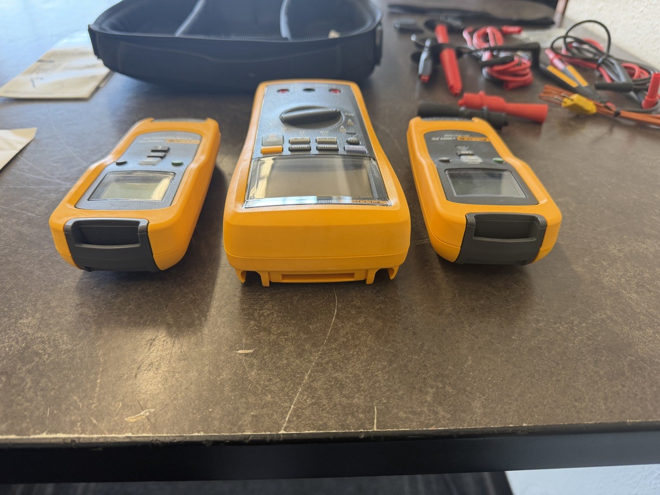 Fluke FC Kit Multimeter, Wireless DC Voltage Module, & Thermometer