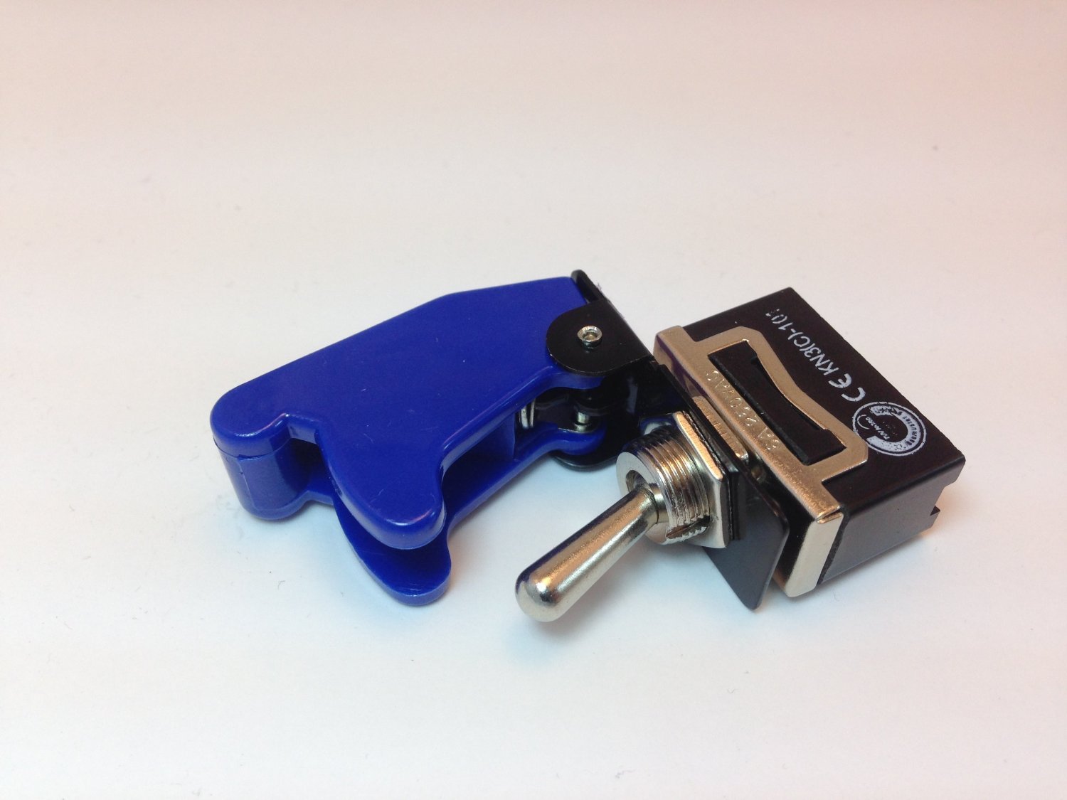 ON/OFF DPST 4P TOGGLE SWITCH SCREW TERM w/COVER BLUE 20A 125VAC #661804/665011