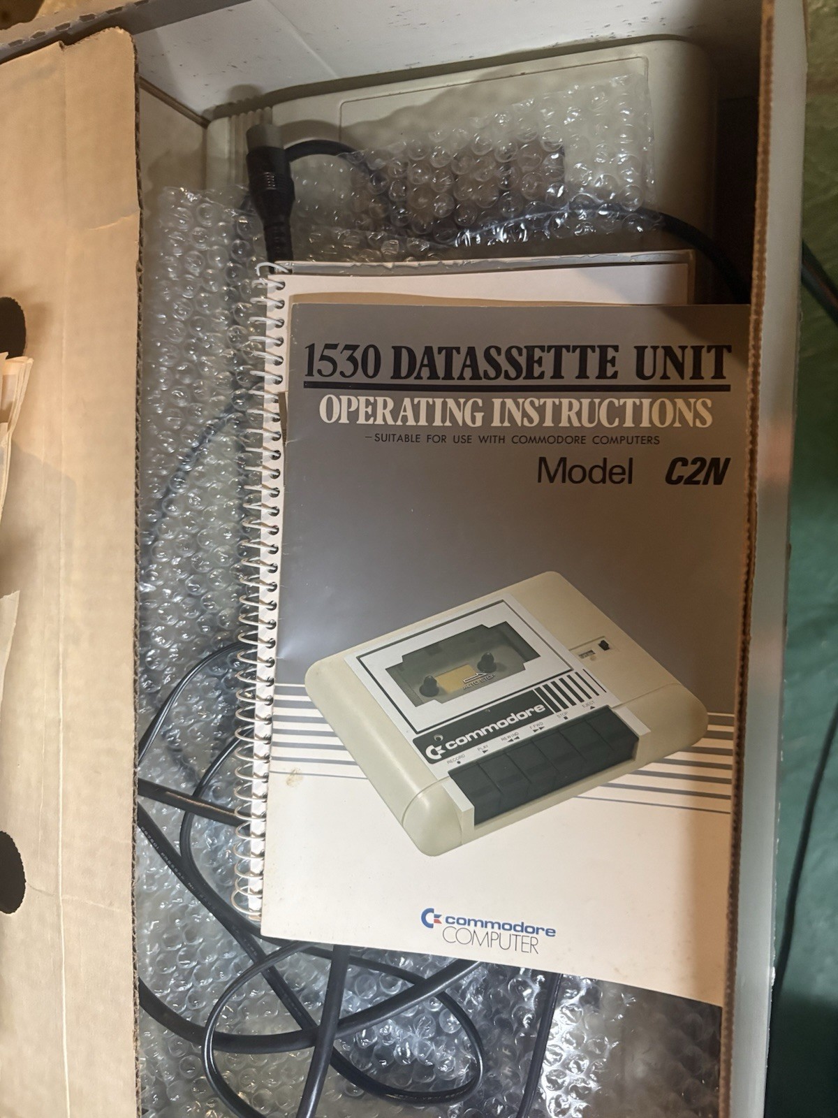 Commodore VIC-20 Home Computer w/ Box & 1530 Datassette Unit Manual