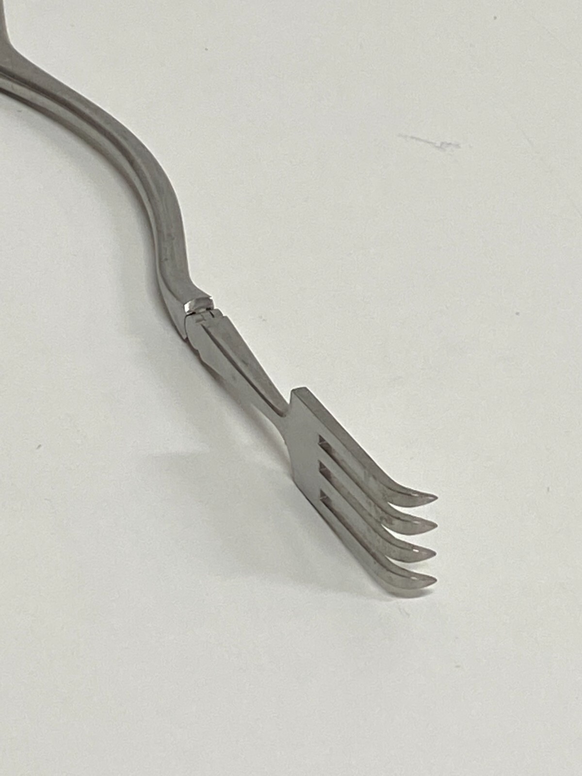 L24: SSI 24-3449 Retractor