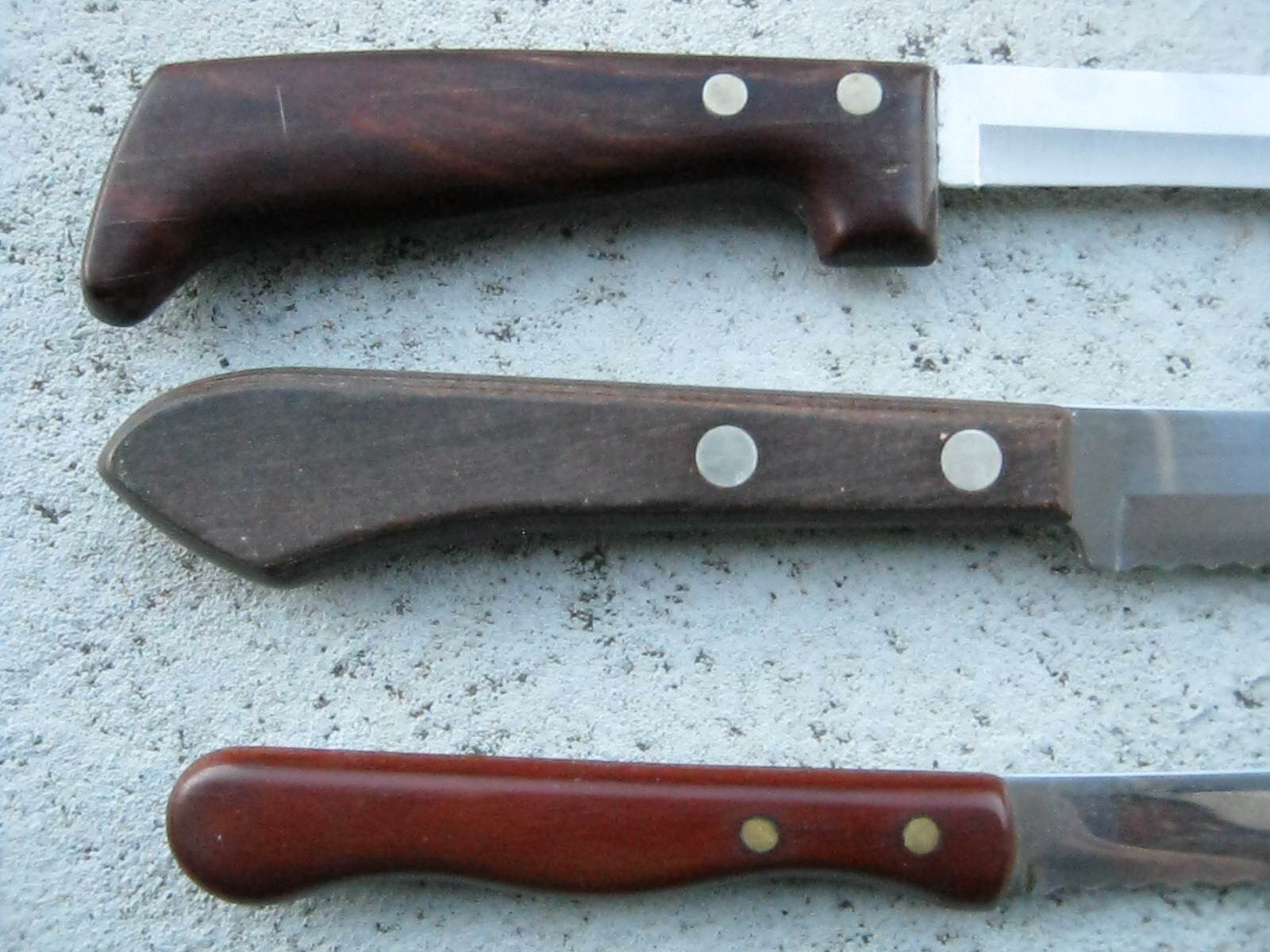 VINTAGE EKCO ETERNA, ONEIDA, & WEST BEND USA BREAD & CARVING KNIVES, LOT OF 3