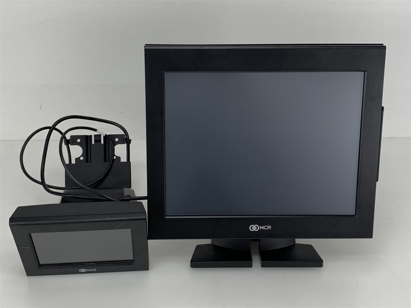 NCR P1532 Touchscreen POS Terminal 7734-0100-0019 Win10E 1.6GHz 4GB-RAM w/ PSU