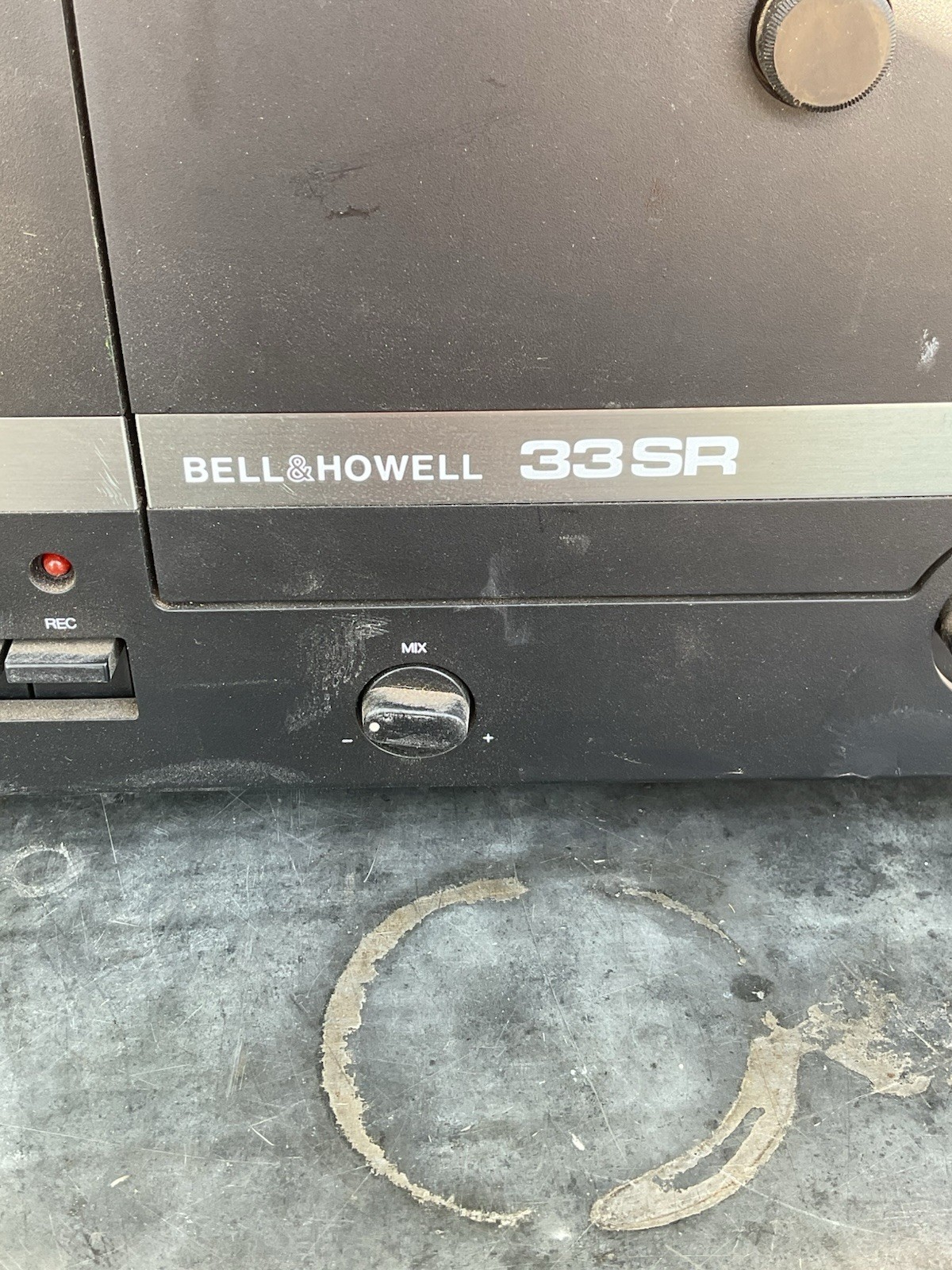 BELL & HOWELL 33SR COMPACT SUPER 8 PROJECTOR Powers On