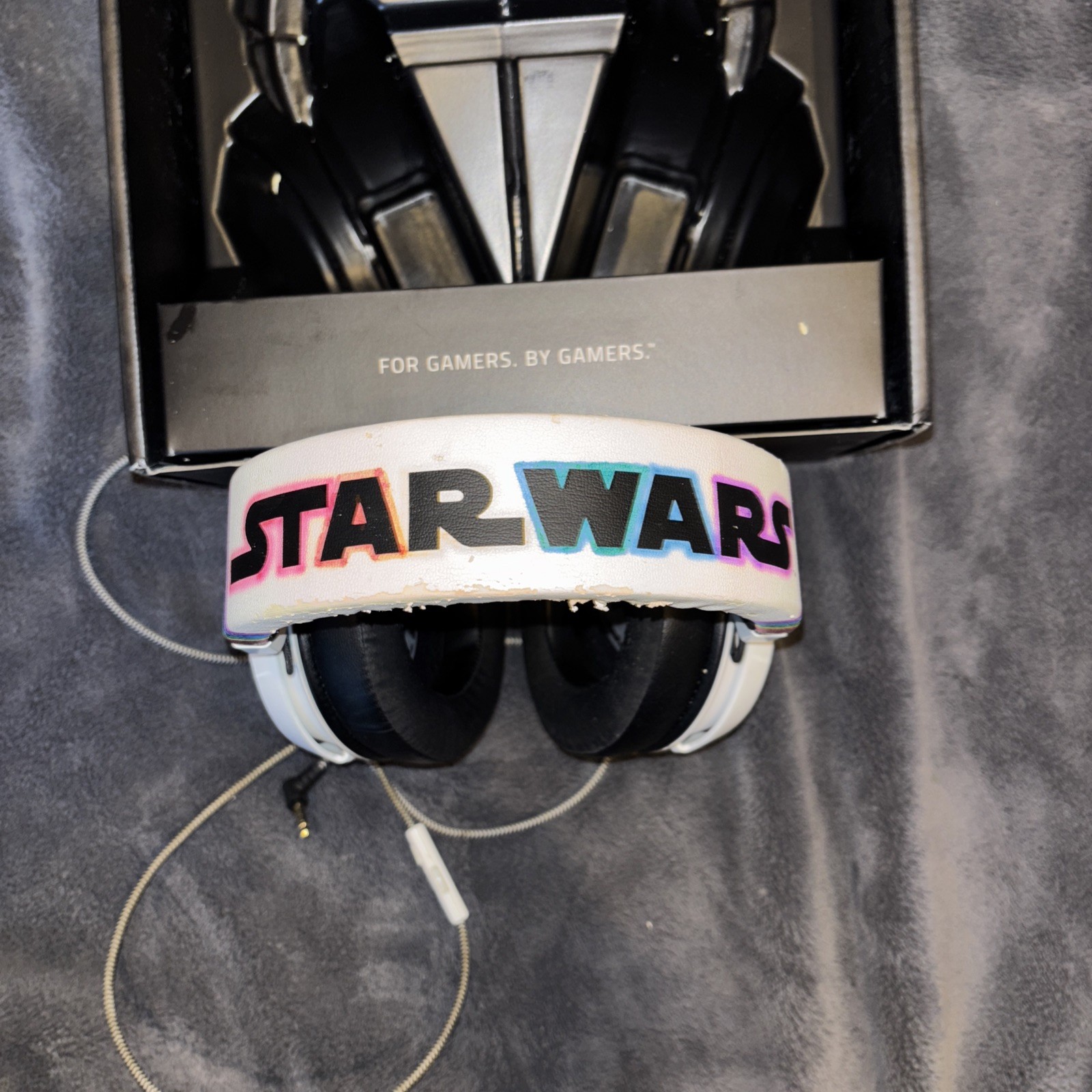 Razer Kraken Multi-Platform Wired Gaming Headset Star Wars Stormtrooper Edition